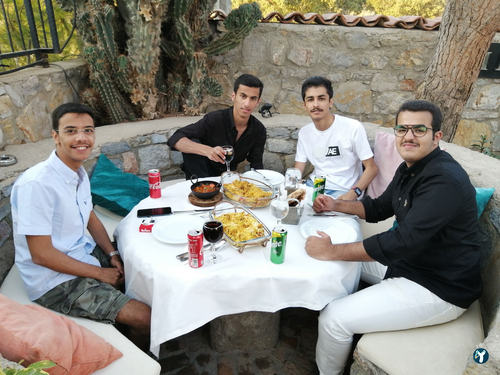Bombay Cottage İndian Restaurant