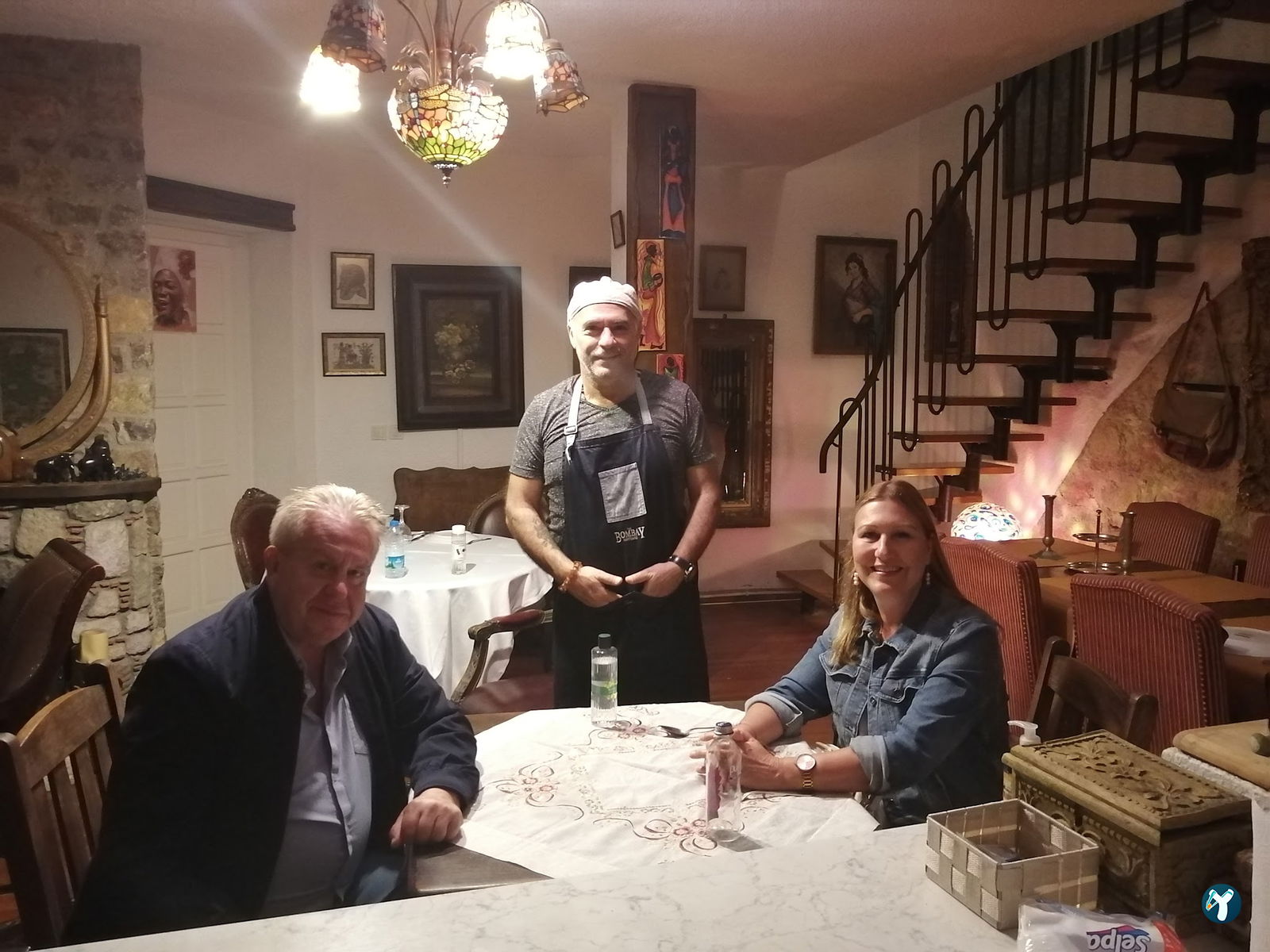 Bombay Cottage İndian Restaurant