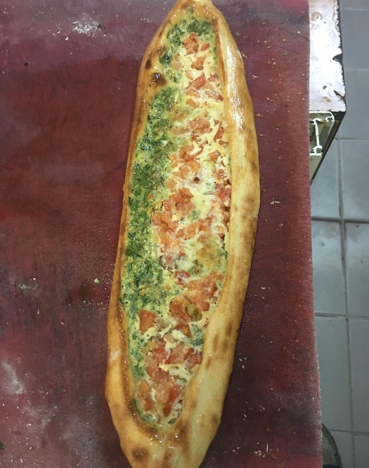 Domatesli Biberli Pide