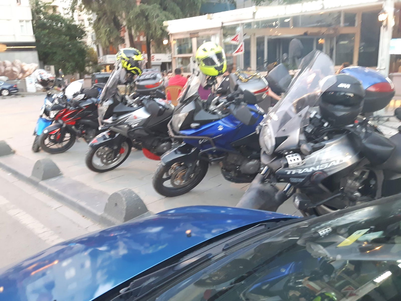 Bi'Kahve Cafe & Restaurant