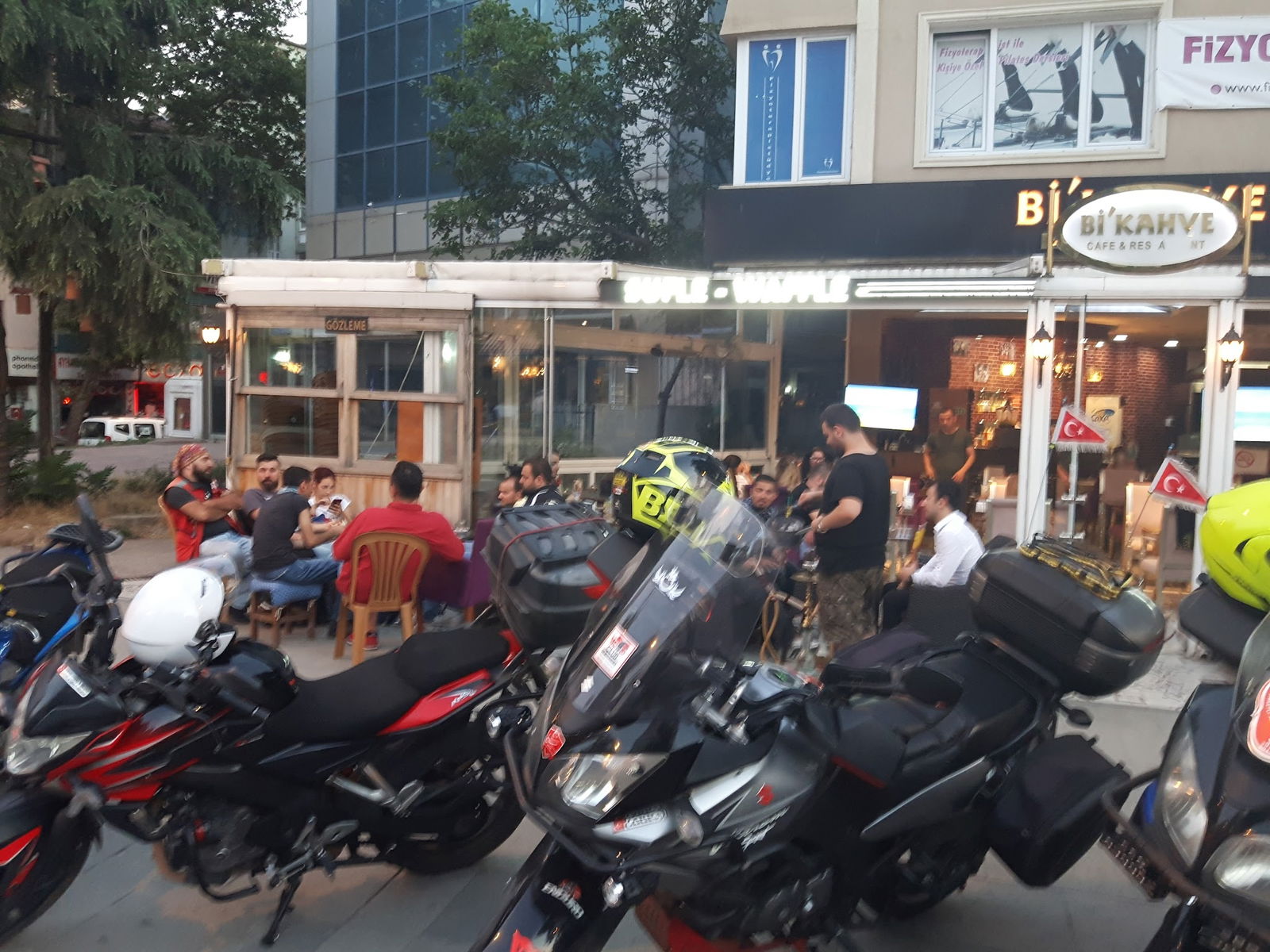 Bi'Kahve Cafe & Restaurant