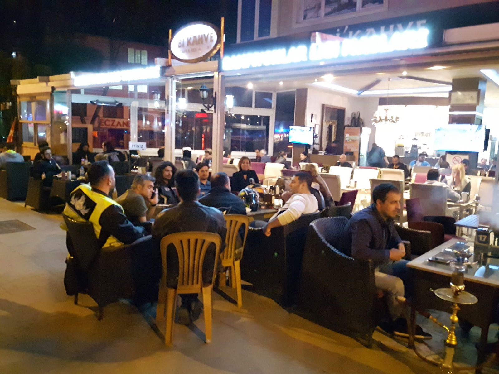 Bi'Kahve Cafe & Restaurant