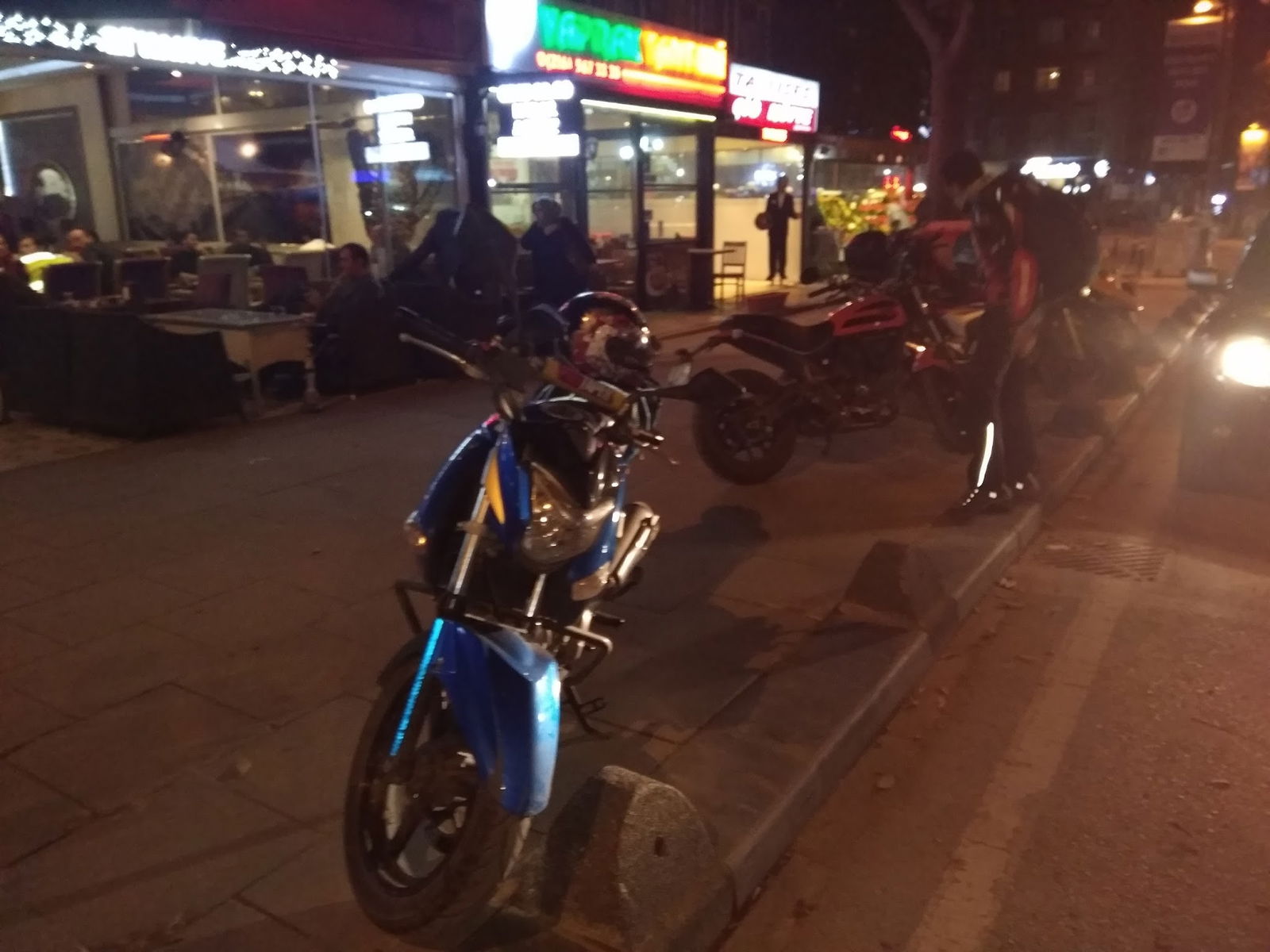 Bi'Kahve Cafe & Restaurant