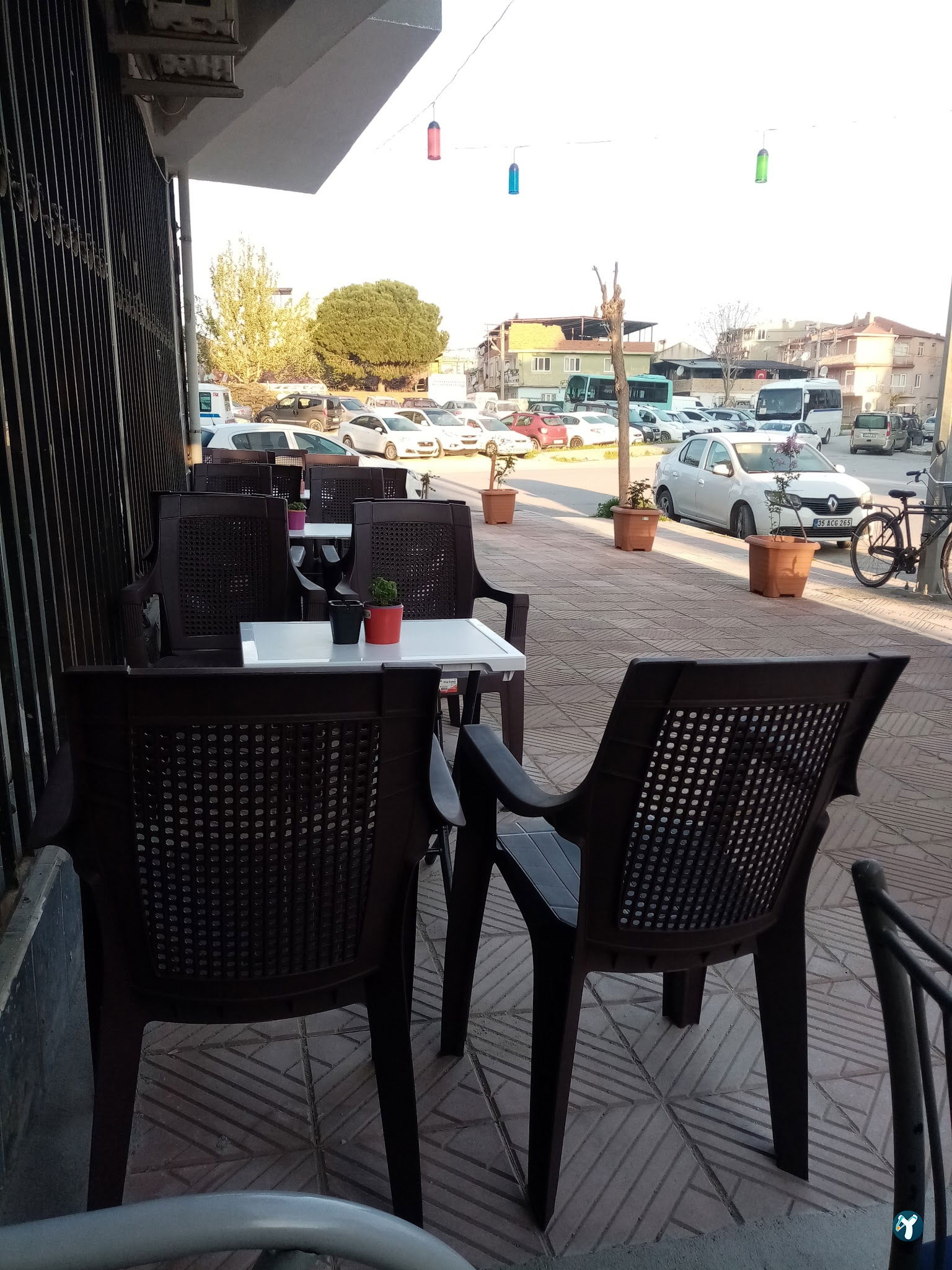 Mani̇sa Staj Ve Çiraklik Mağdurlari Derneği̇ Lesya Çay Evi̇