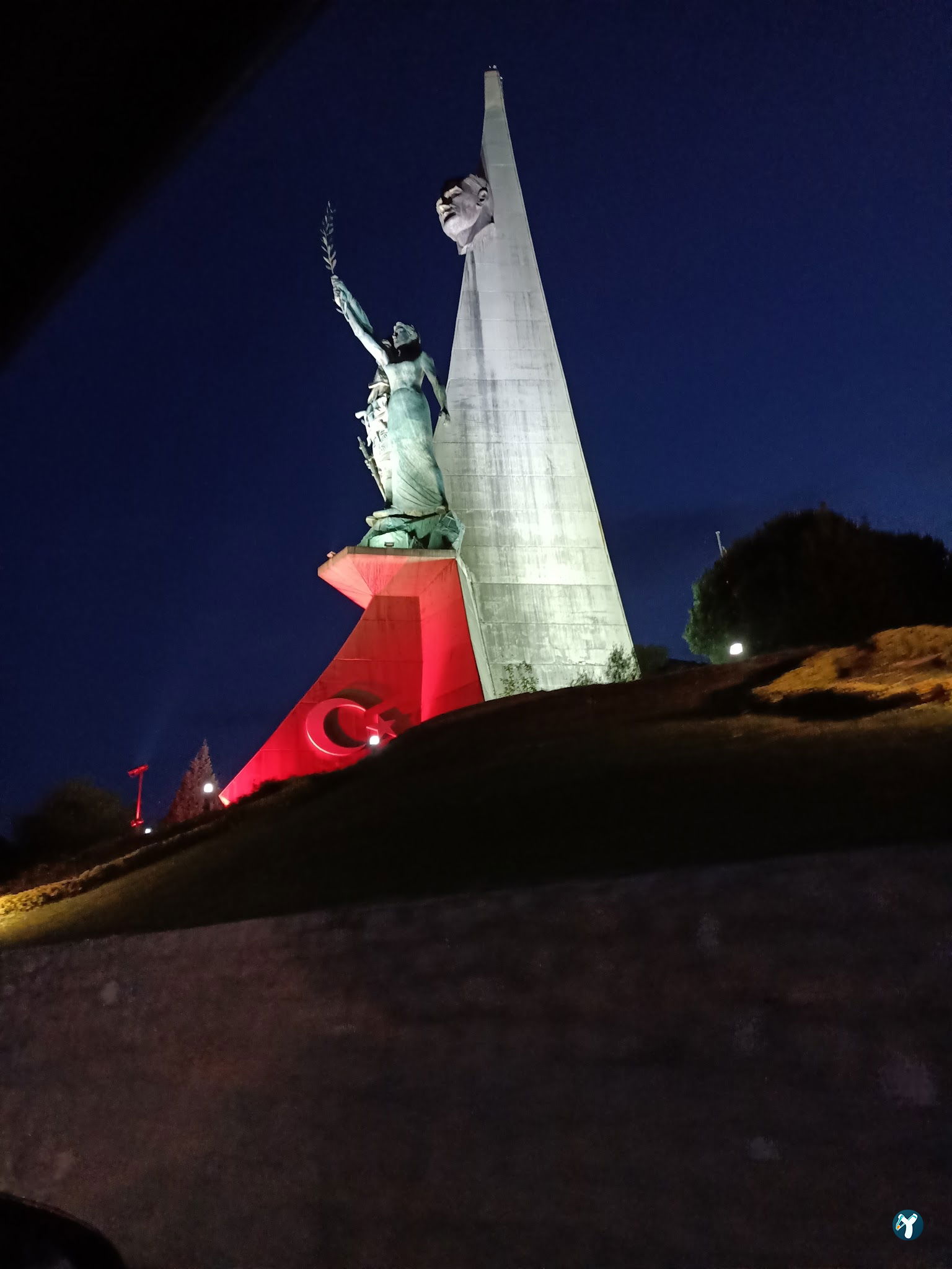 Anıt Cafe Restaurant