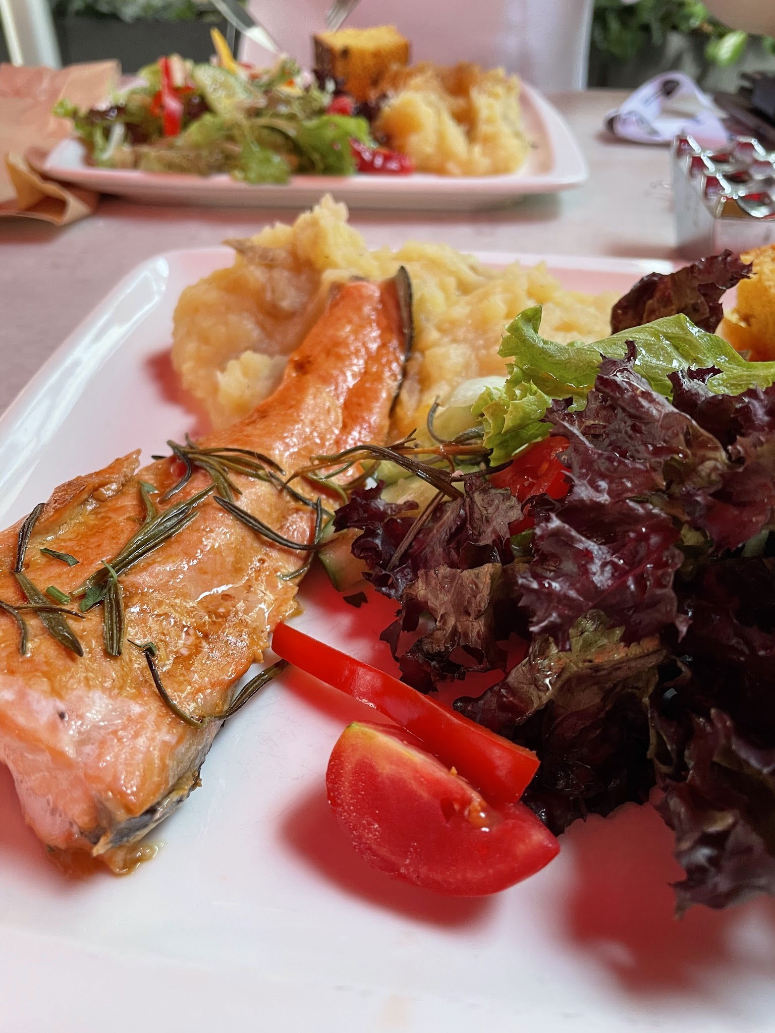 Nefist Cafe & Restaurant