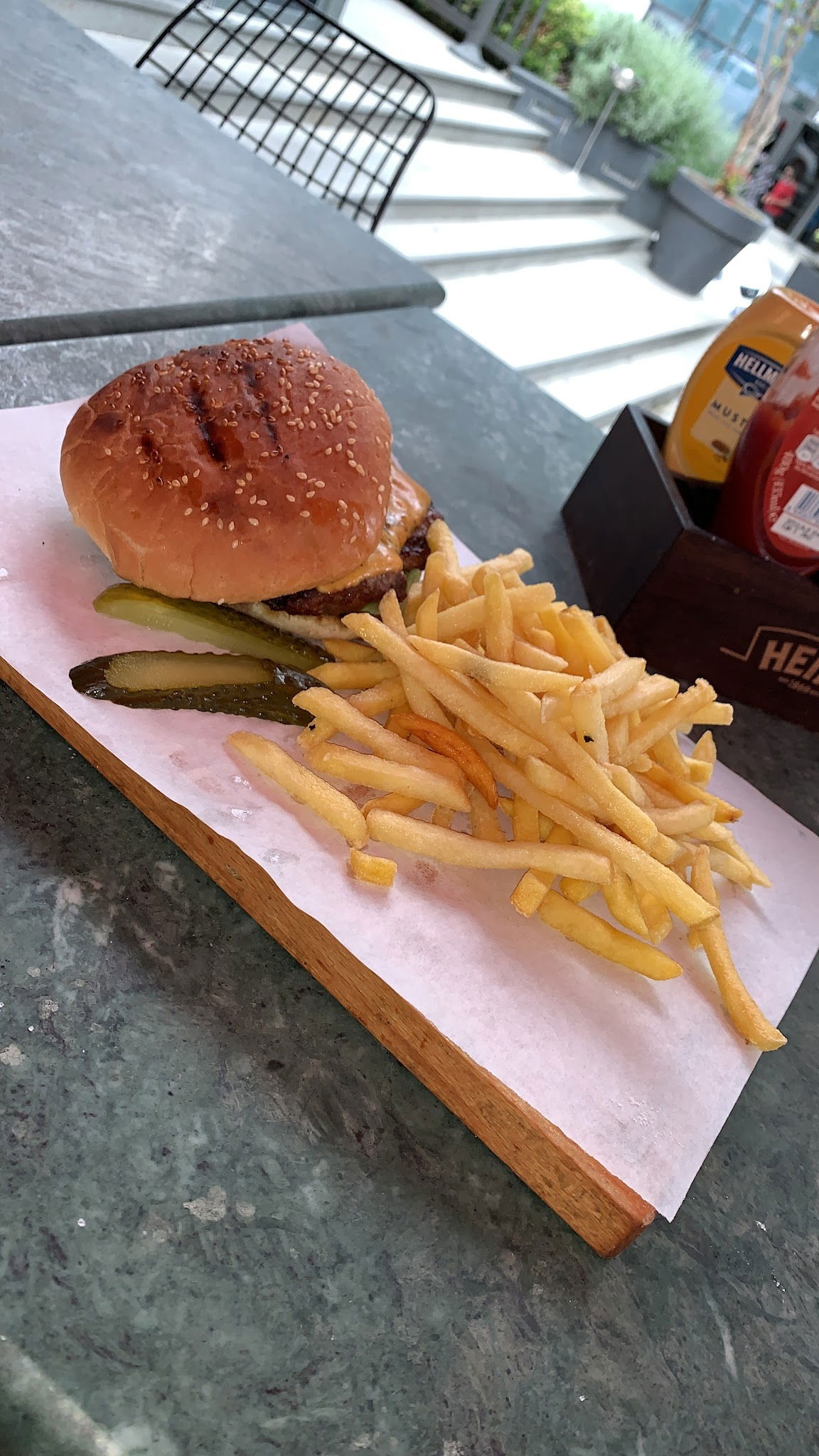 Nefist Cafe & Restaurant