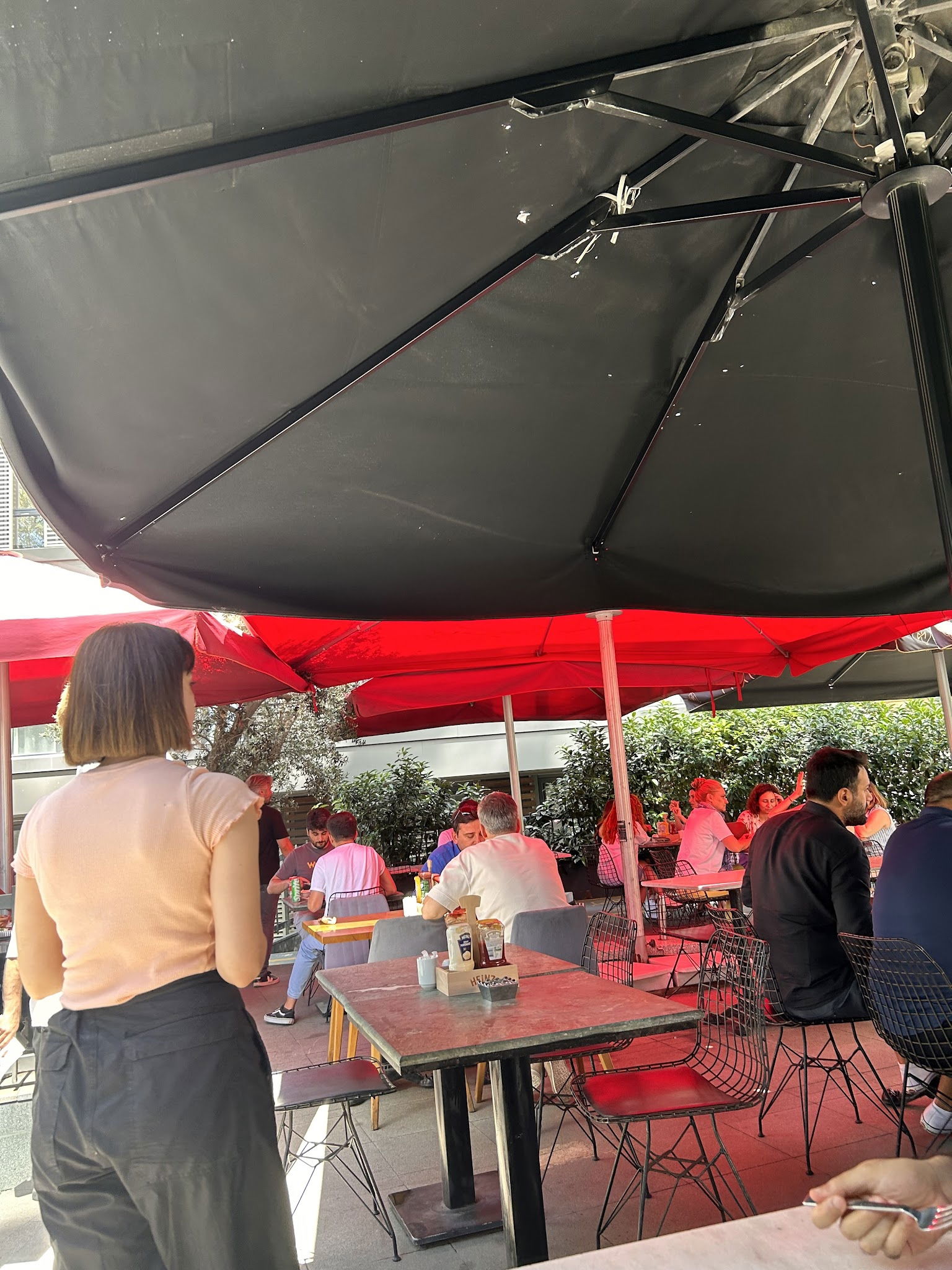 Nefist Cafe & Restaurant