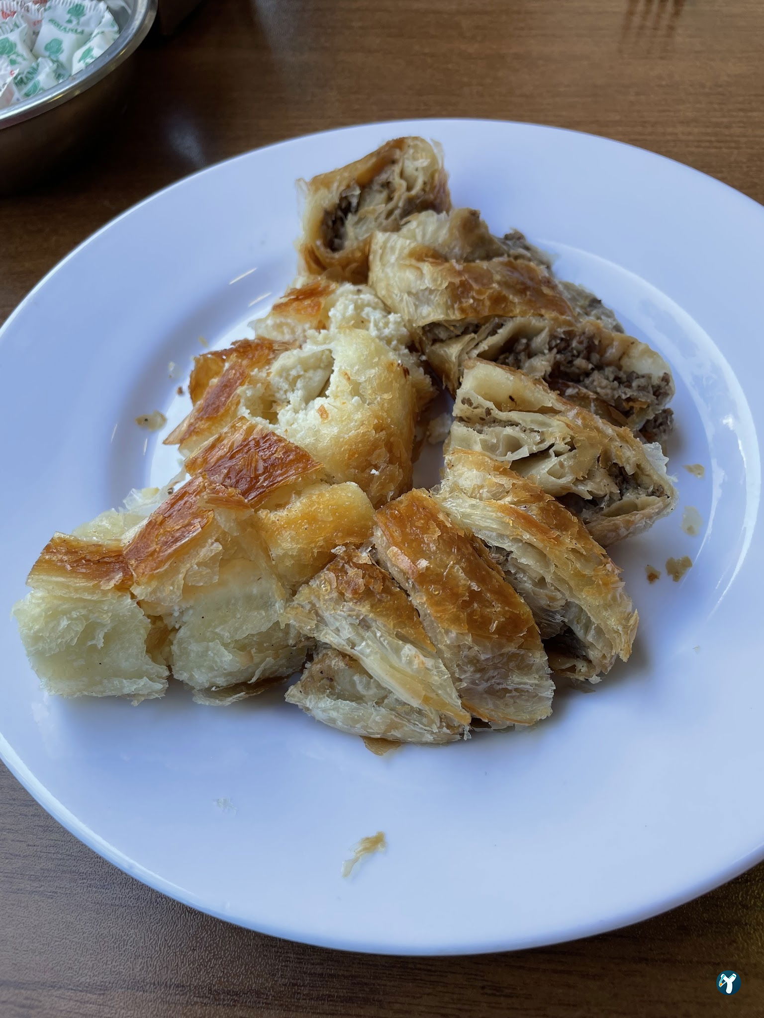 İstanbul Kır Pidesi Ve Börek Salonu