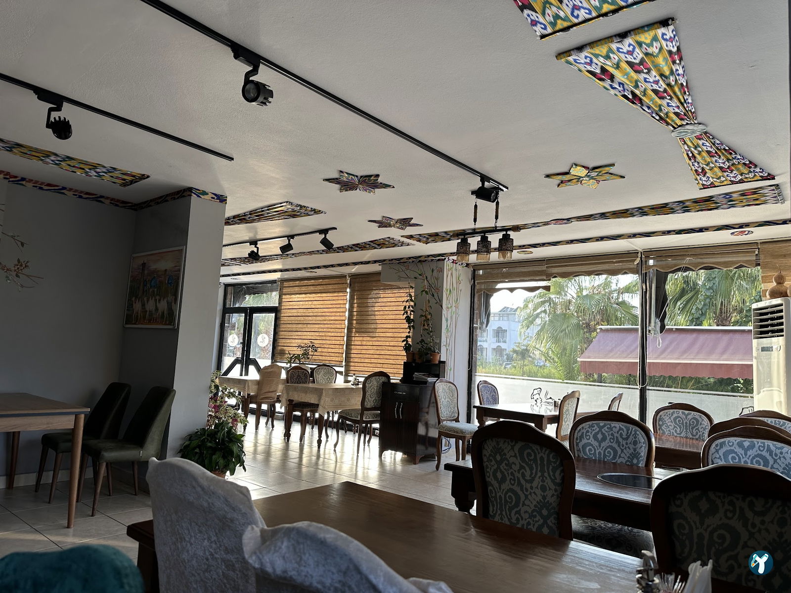 Mi̇ra Uygur Restaurant
