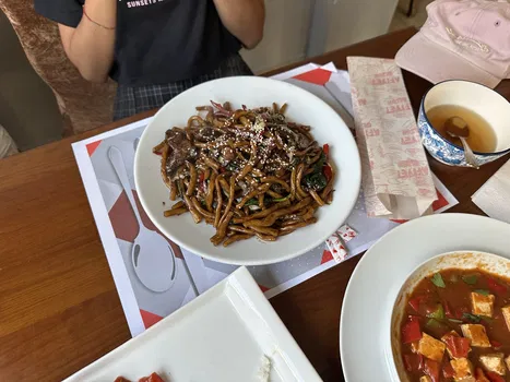 Mi̇ra Uygur Restaurant resimleri Mi̇ra Uygur Restaurant resimleri