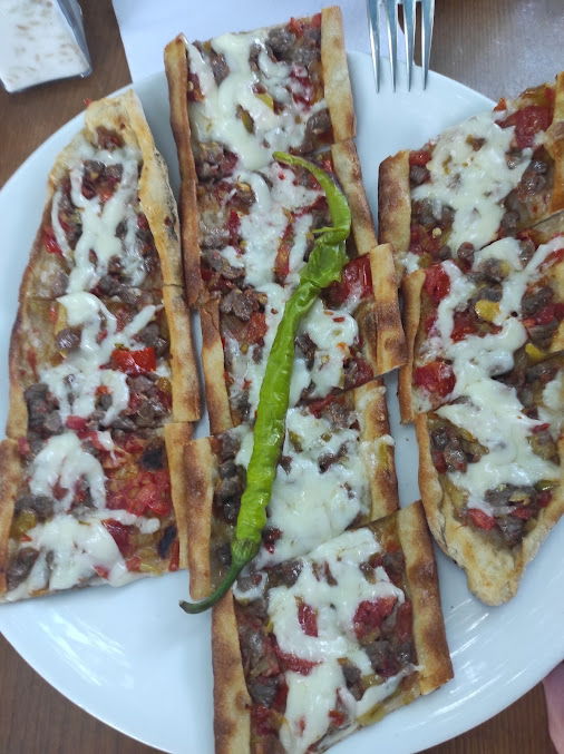 Ulamis Oz Kumru Pide salonu Fırat Ustanın yeri ‍