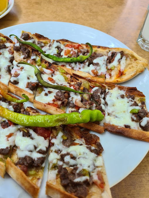 Ulamis Oz Kumru Pide salonu Fırat Ustanın yeri ‍