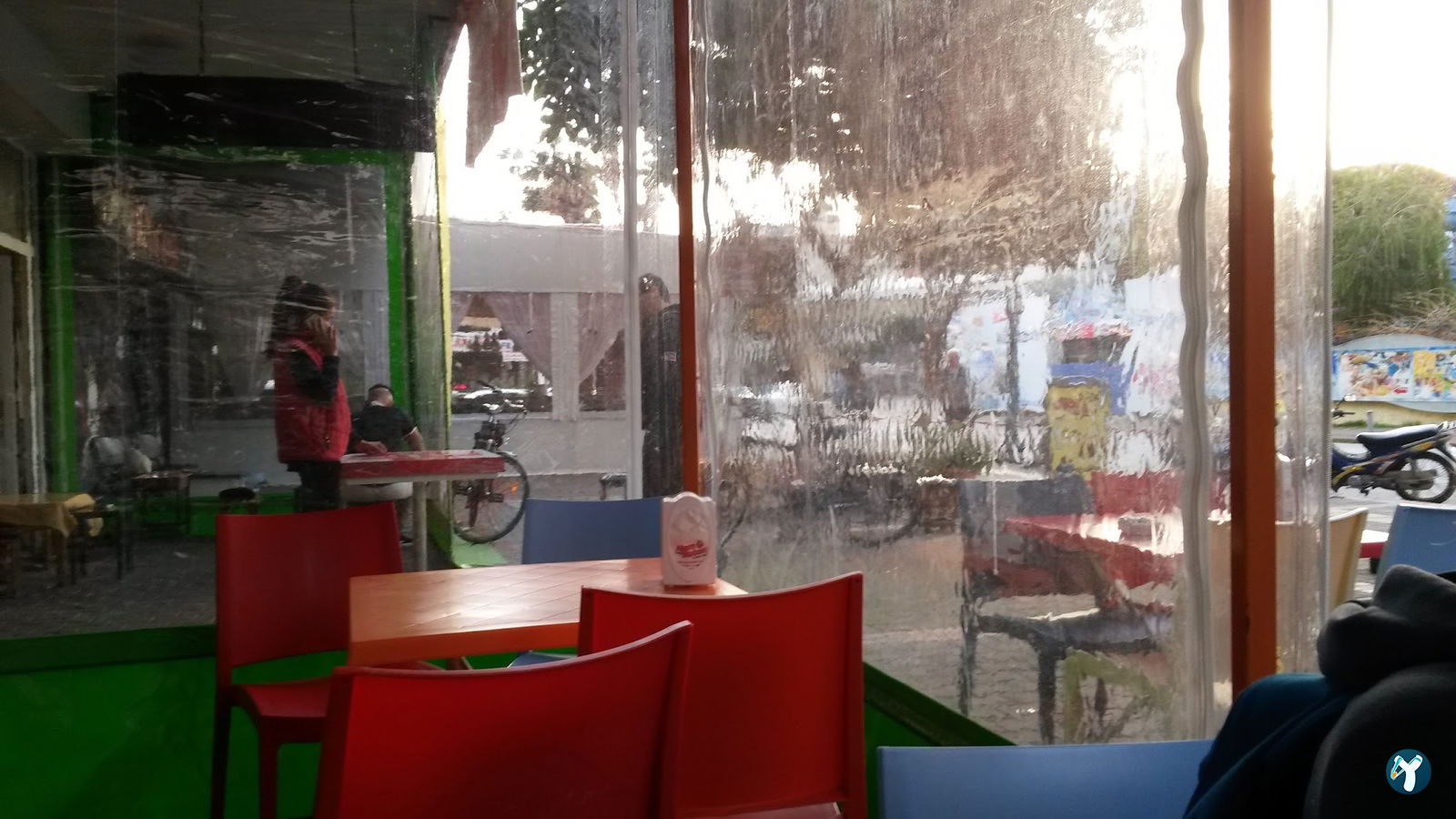 Vitamin Tropicana Cafe
