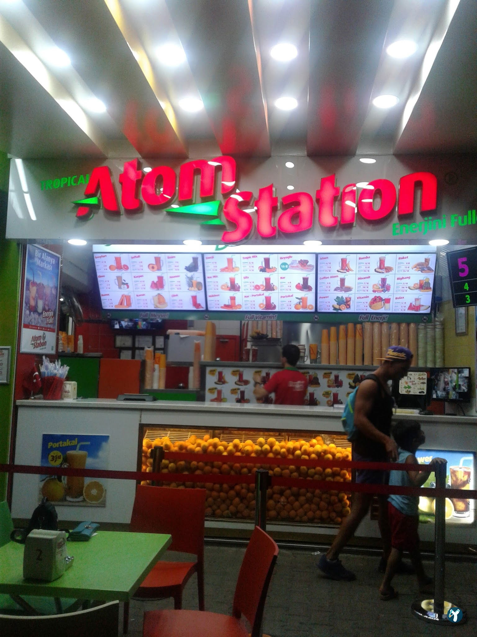 Vitamin Tropicana Cafe
