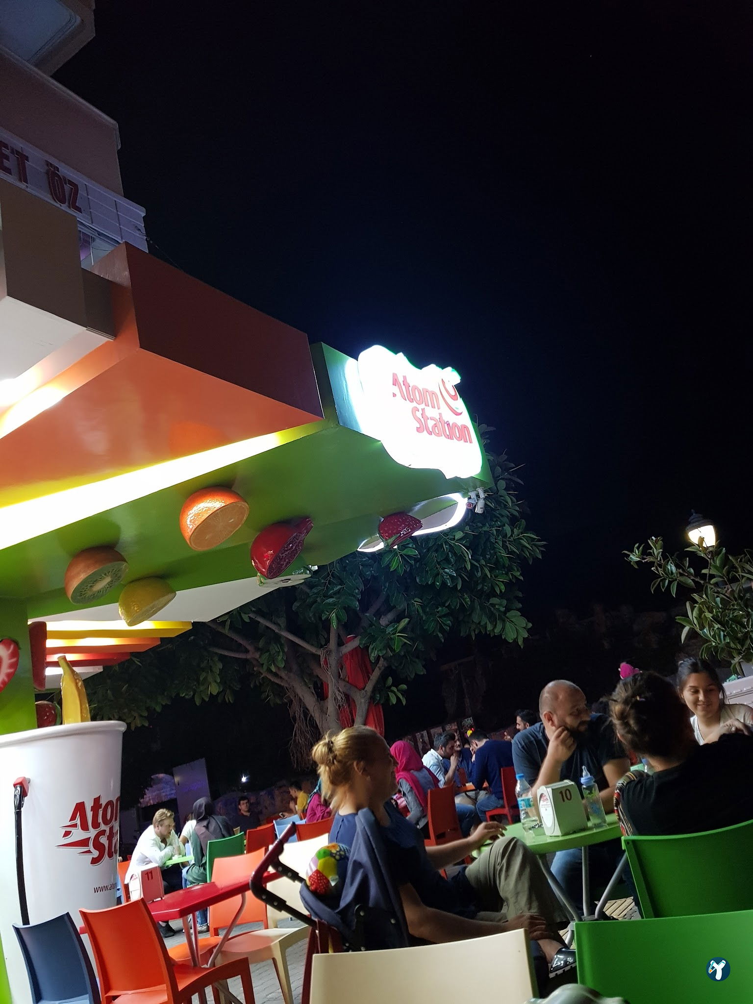 Vitamin Tropicana Cafe