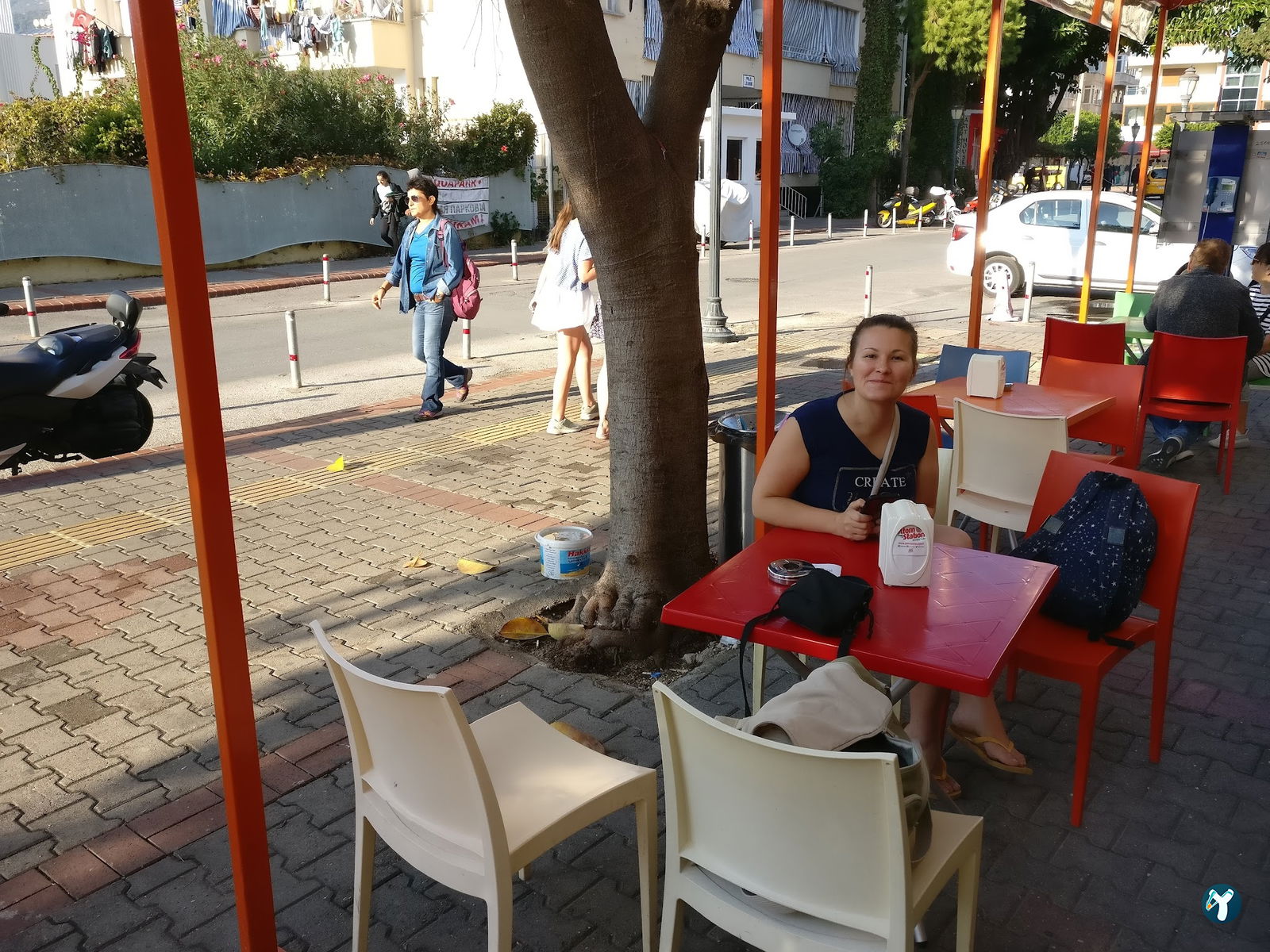 Vitamin Tropicana Cafe
