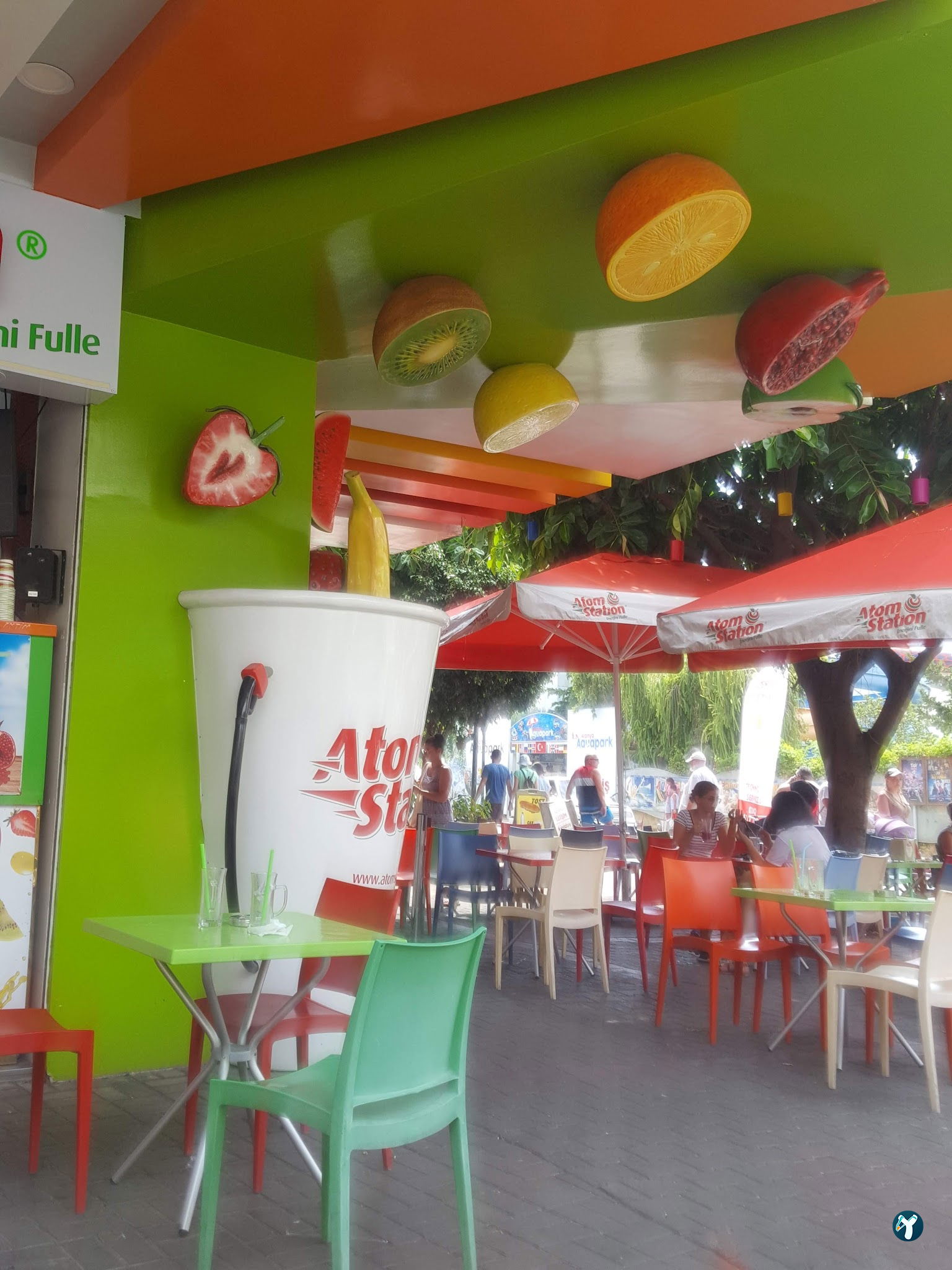 Vitamin Tropicana Cafe