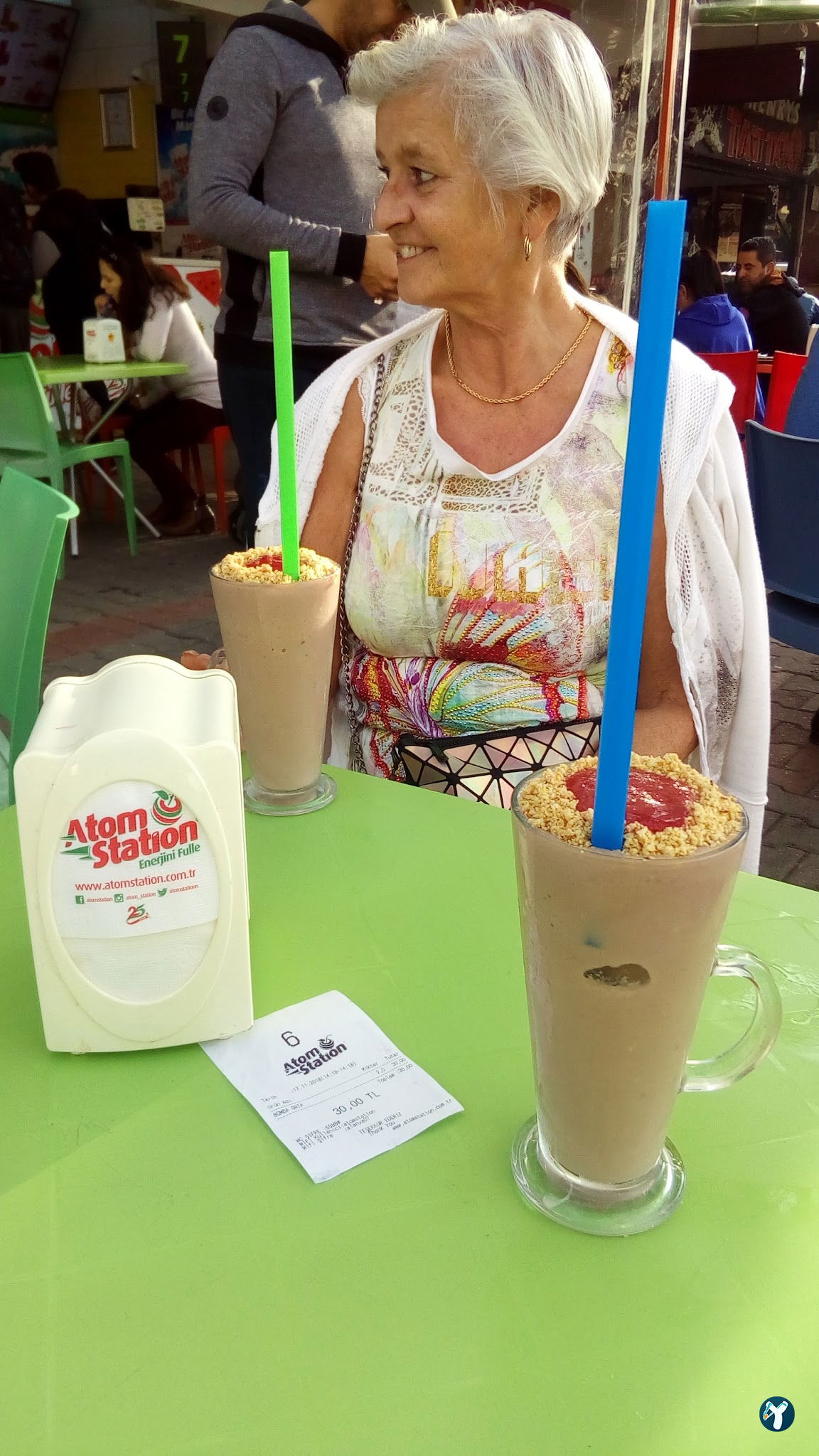 Vitamin Tropicana Cafe