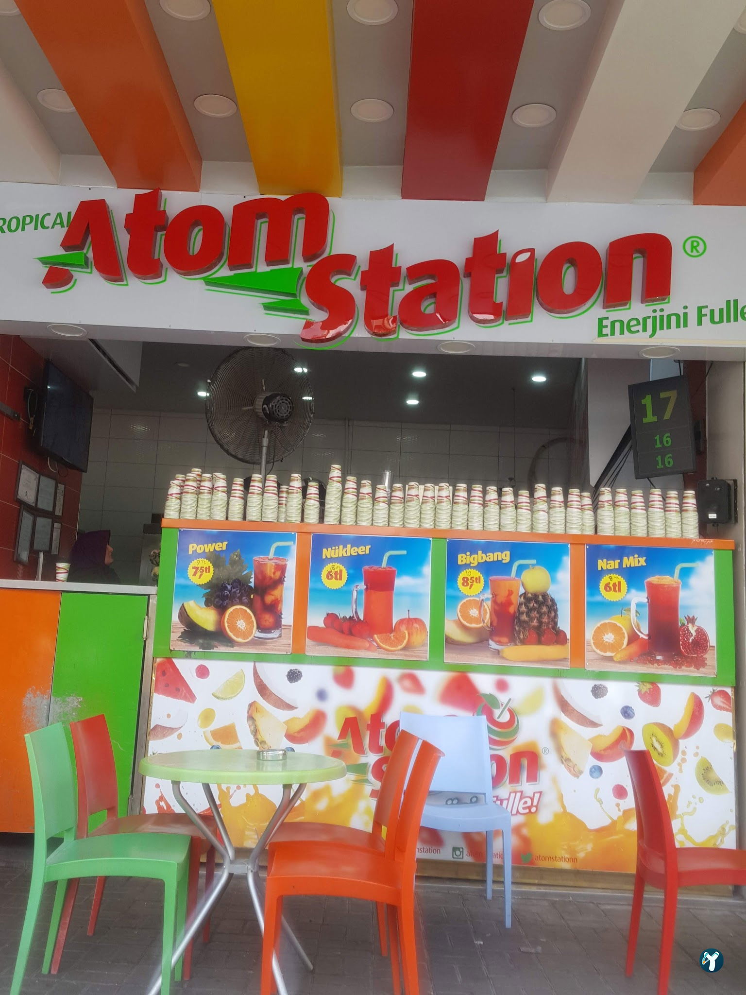 Vitamin Tropicana Cafe