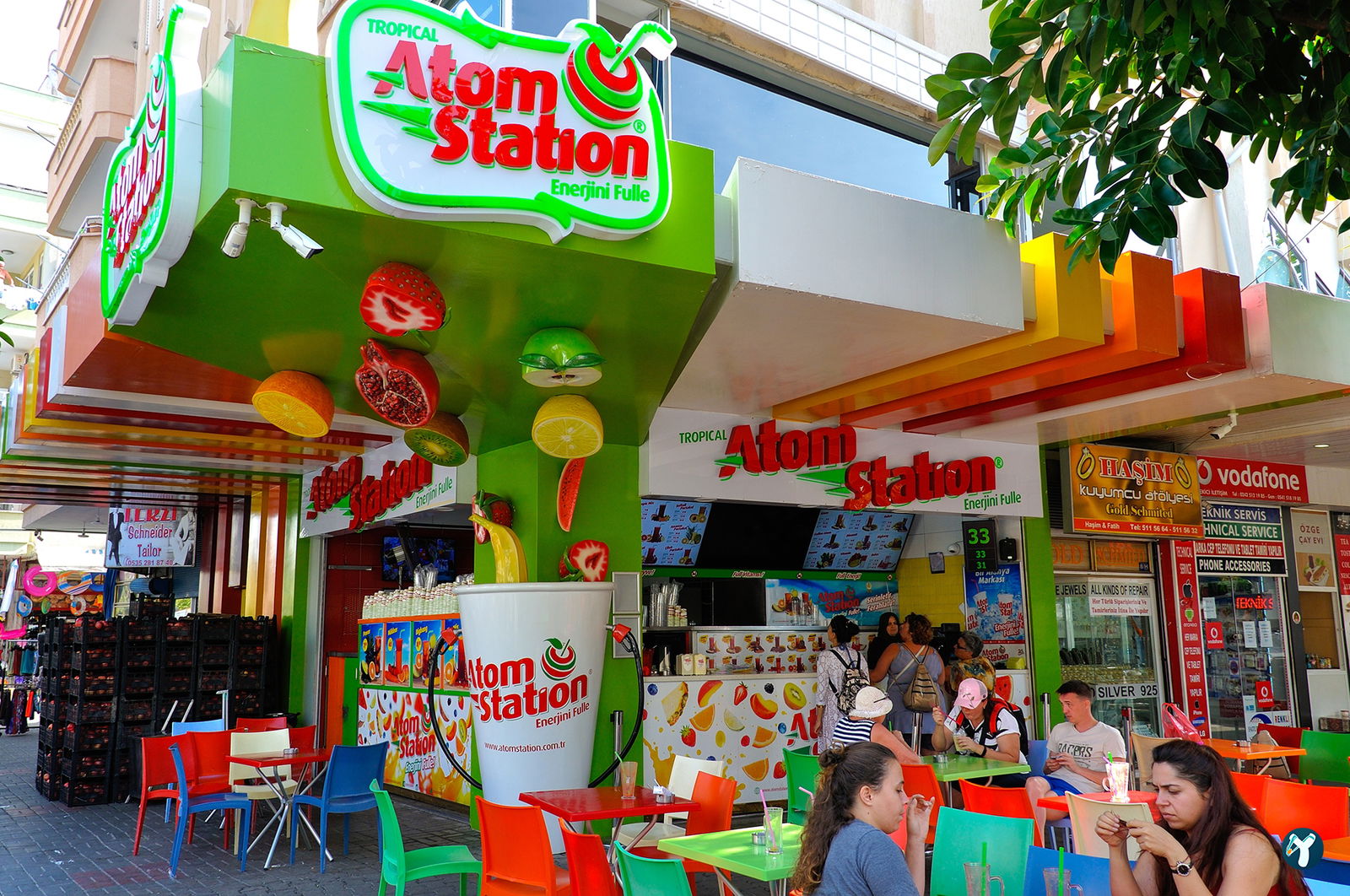 Vitamin Tropicana Cafe
