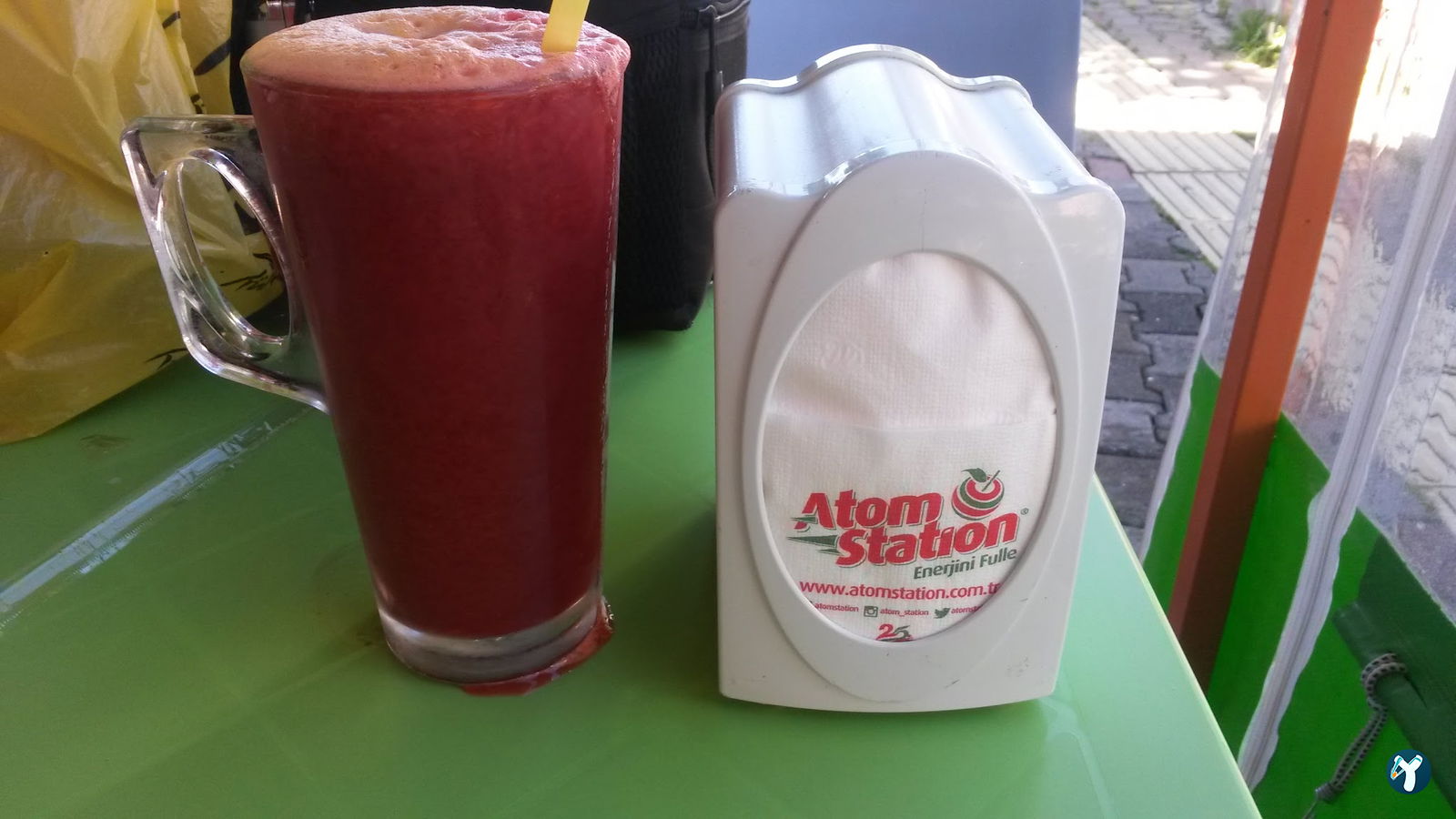 Vitamin Tropicana Cafe