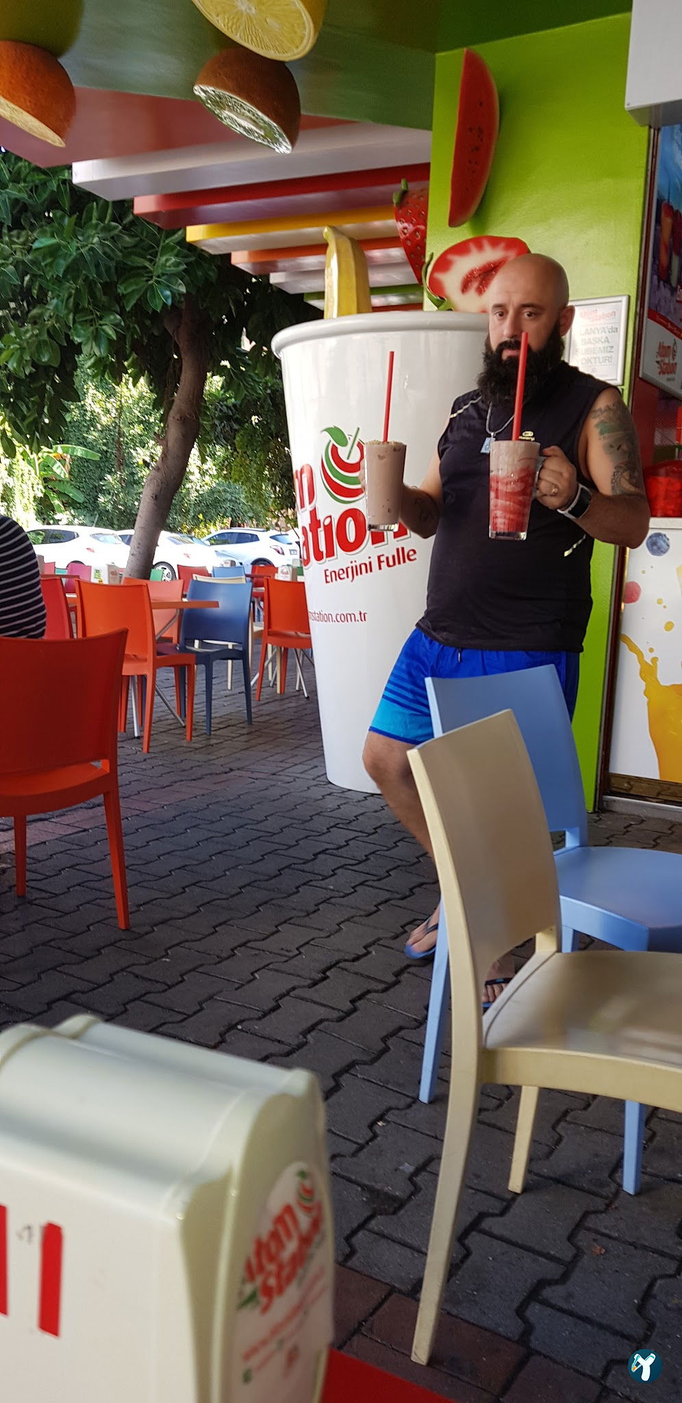 Vitamin Tropicana Cafe