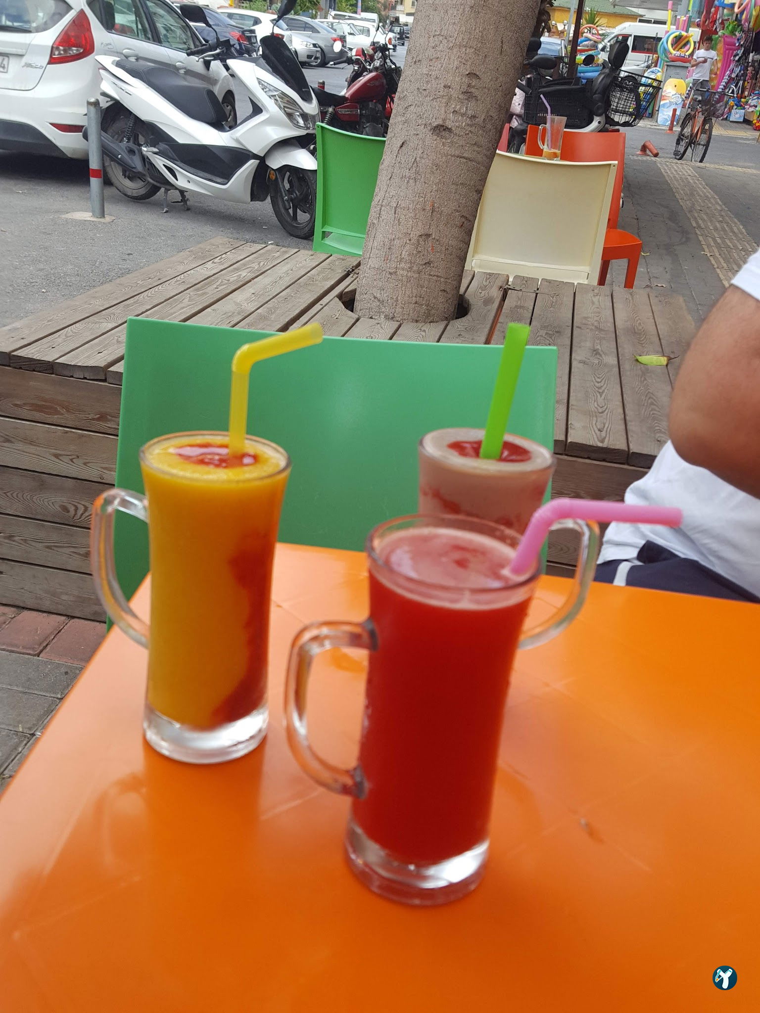 Vitamin Tropicana Cafe