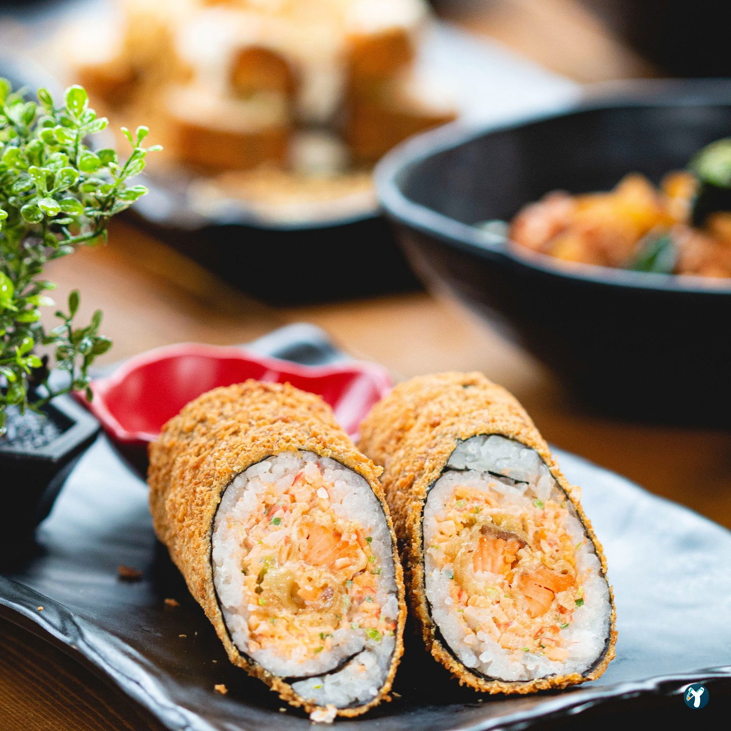 Hai Hai Sushi Bar & Asian Kitchen