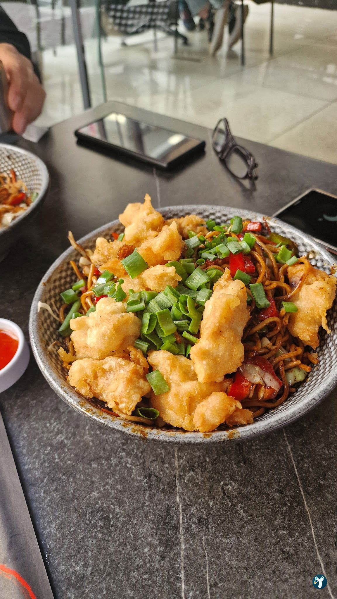 Hai Hai Sushi Bar & Asian Kitchen