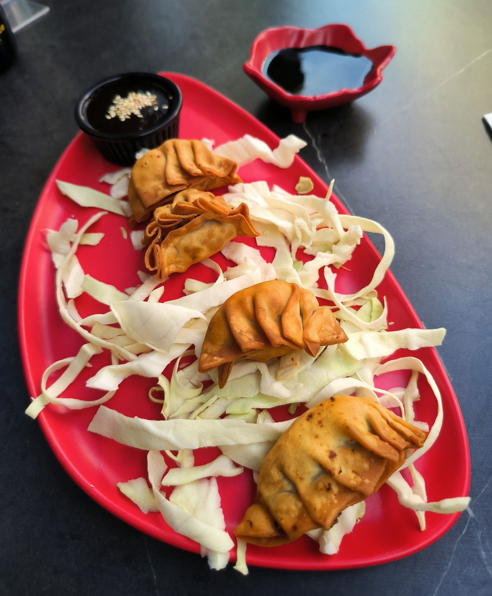 Hai Hai Sushi Bar & Asian Kitchen