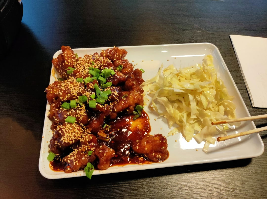 Hai Hai Sushi Bar & Asian Kitchen