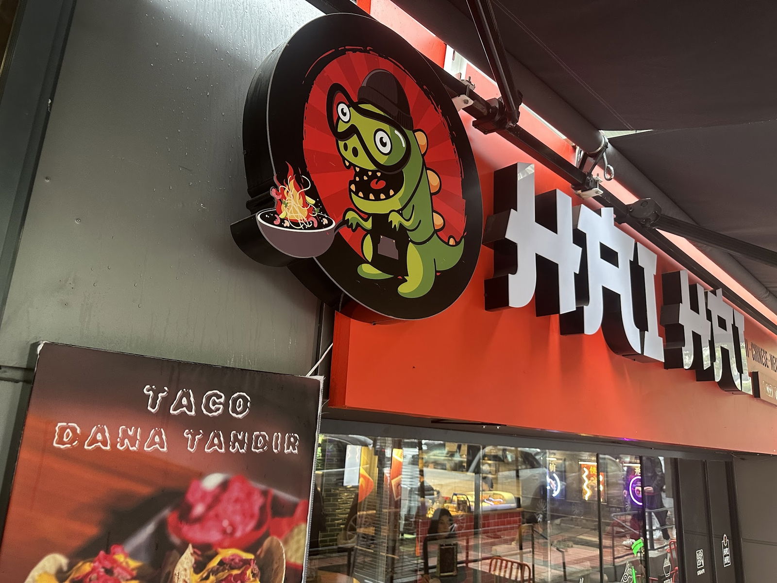 Hai Hai Sushi Bar & Asian Kitchen