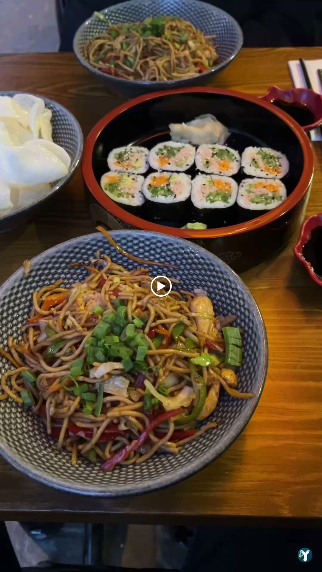 Hai Hai Sushi Bar & Asian Kitchen