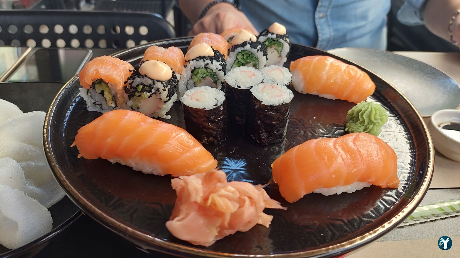 Hai Hai Sushi Bar & Asian Kitchen