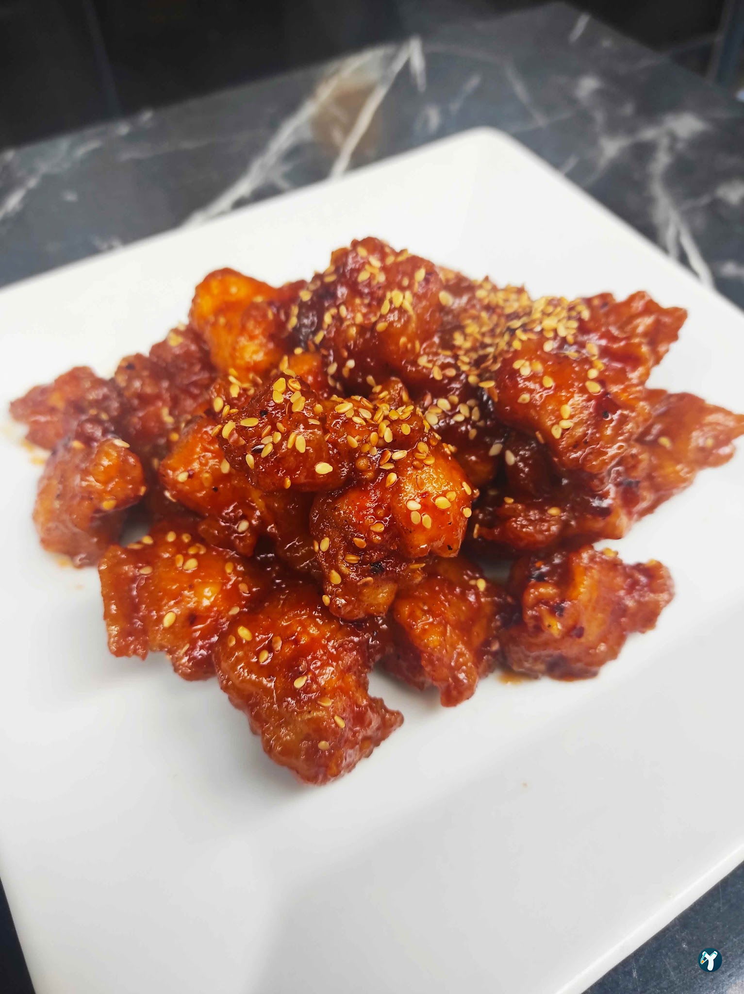 Hai Hai Sushi Bar & Asian Kitchen