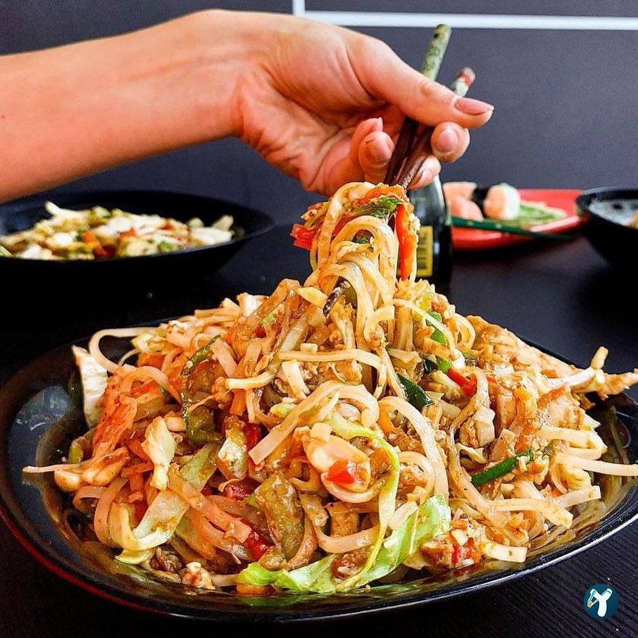 Hai Hai Sushi Bar & Asian Kitchen