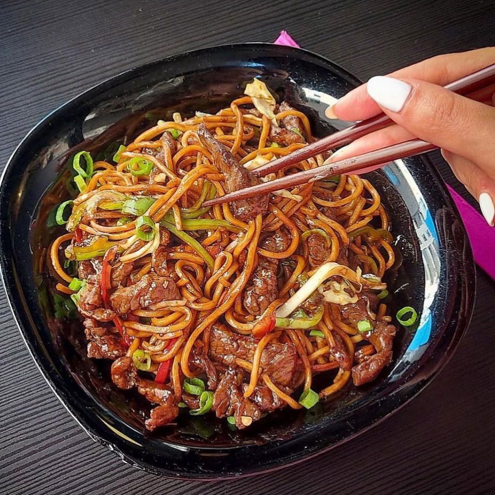 Hai Hai Sushi Bar & Asian Kitchen