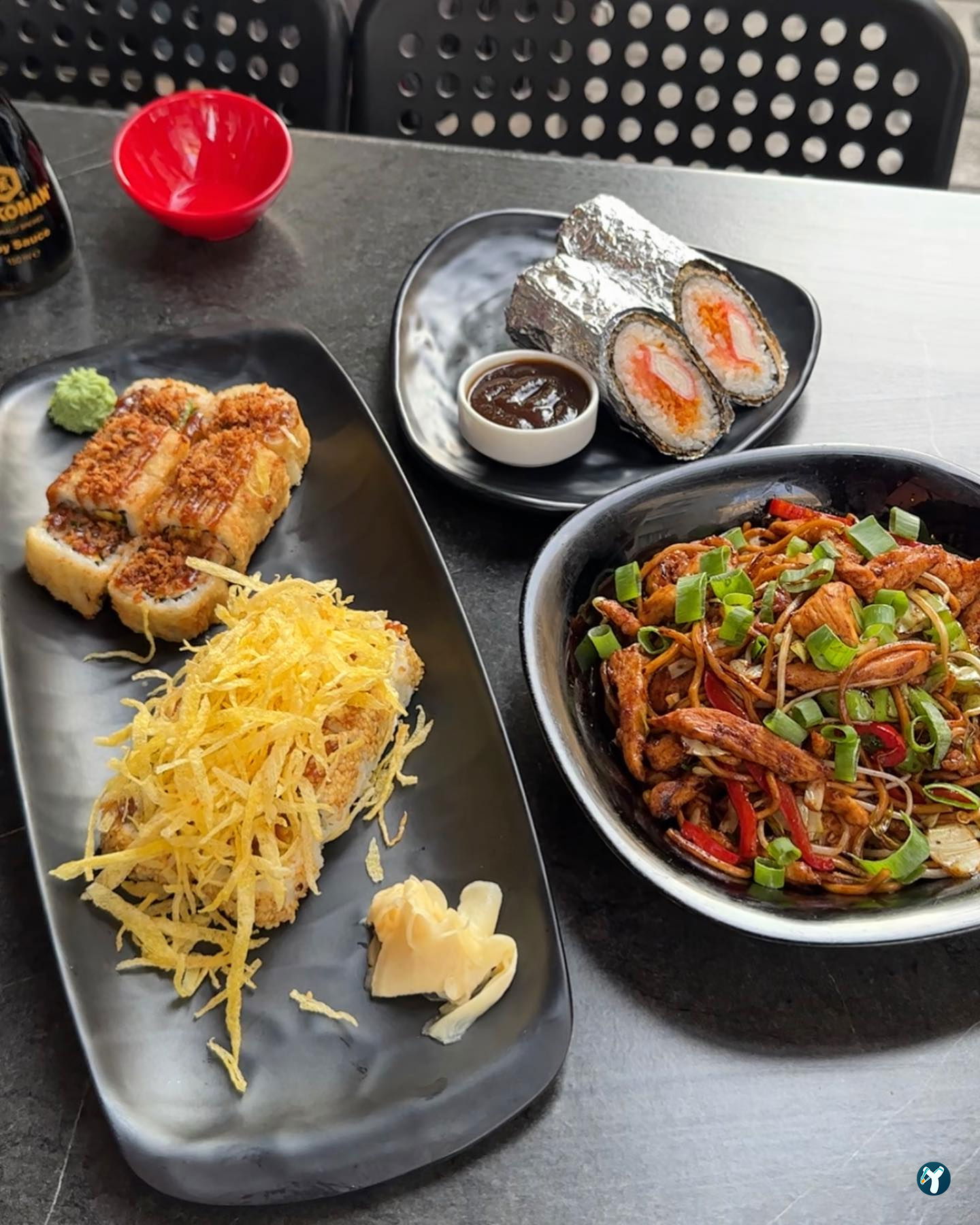 Hai Hai Sushi Bar & Asian Kitchen