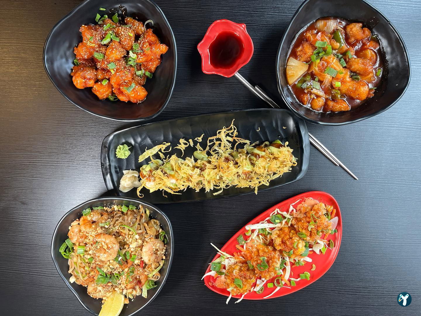 Hai Hai Sushi Bar & Asian Kitchen