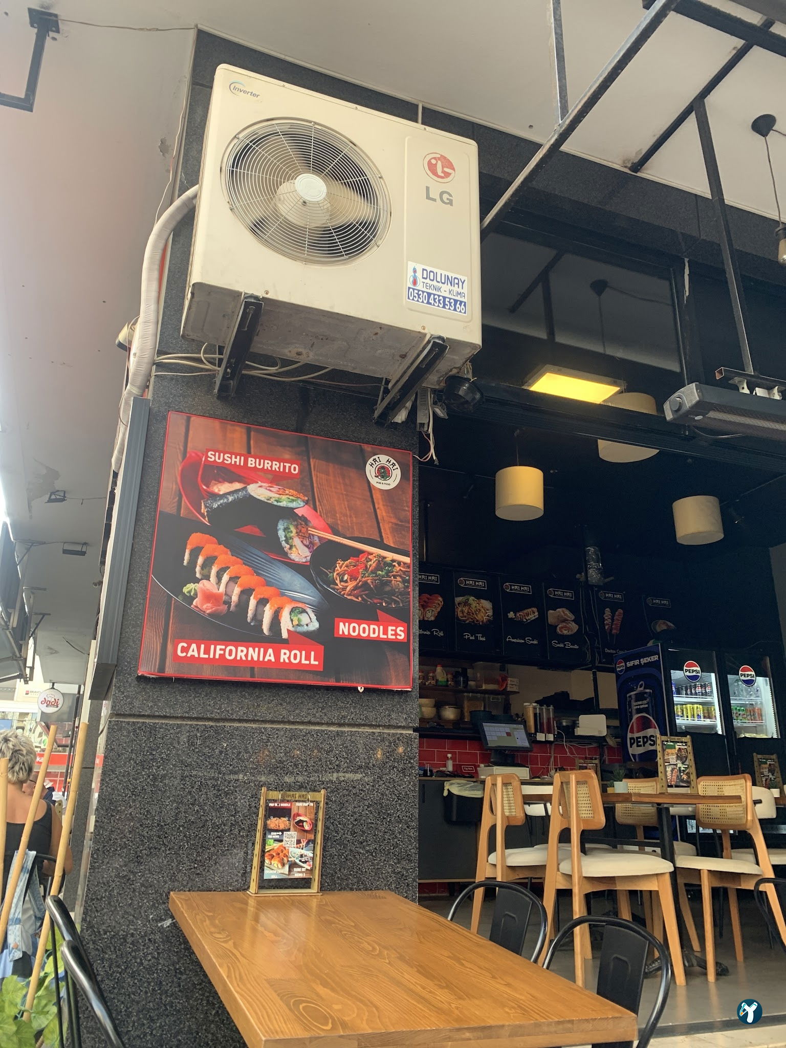 Hai Hai Sushi Bar & Asian Kitchen