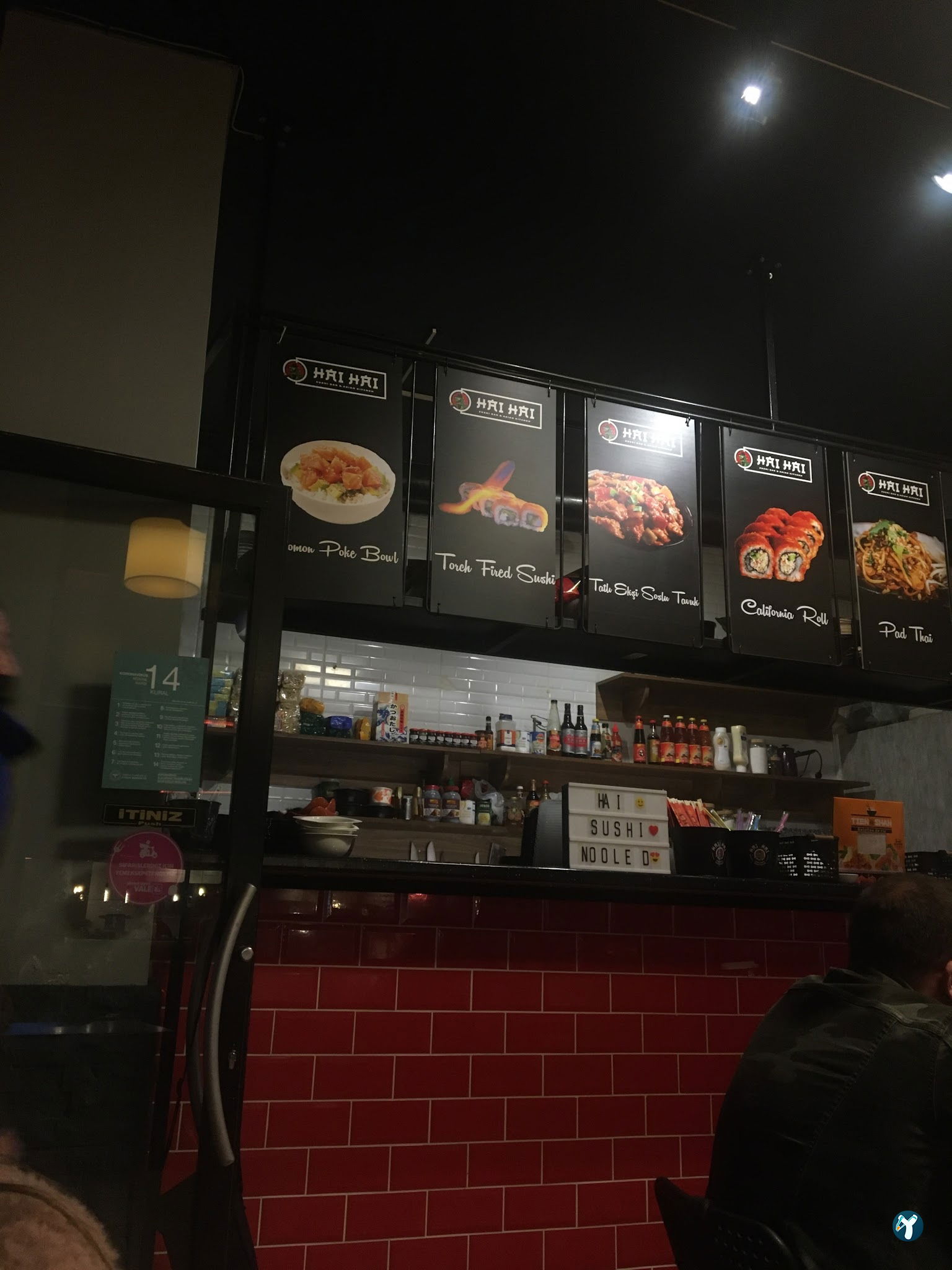 Hai Hai Sushi Bar & Asian Kitchen