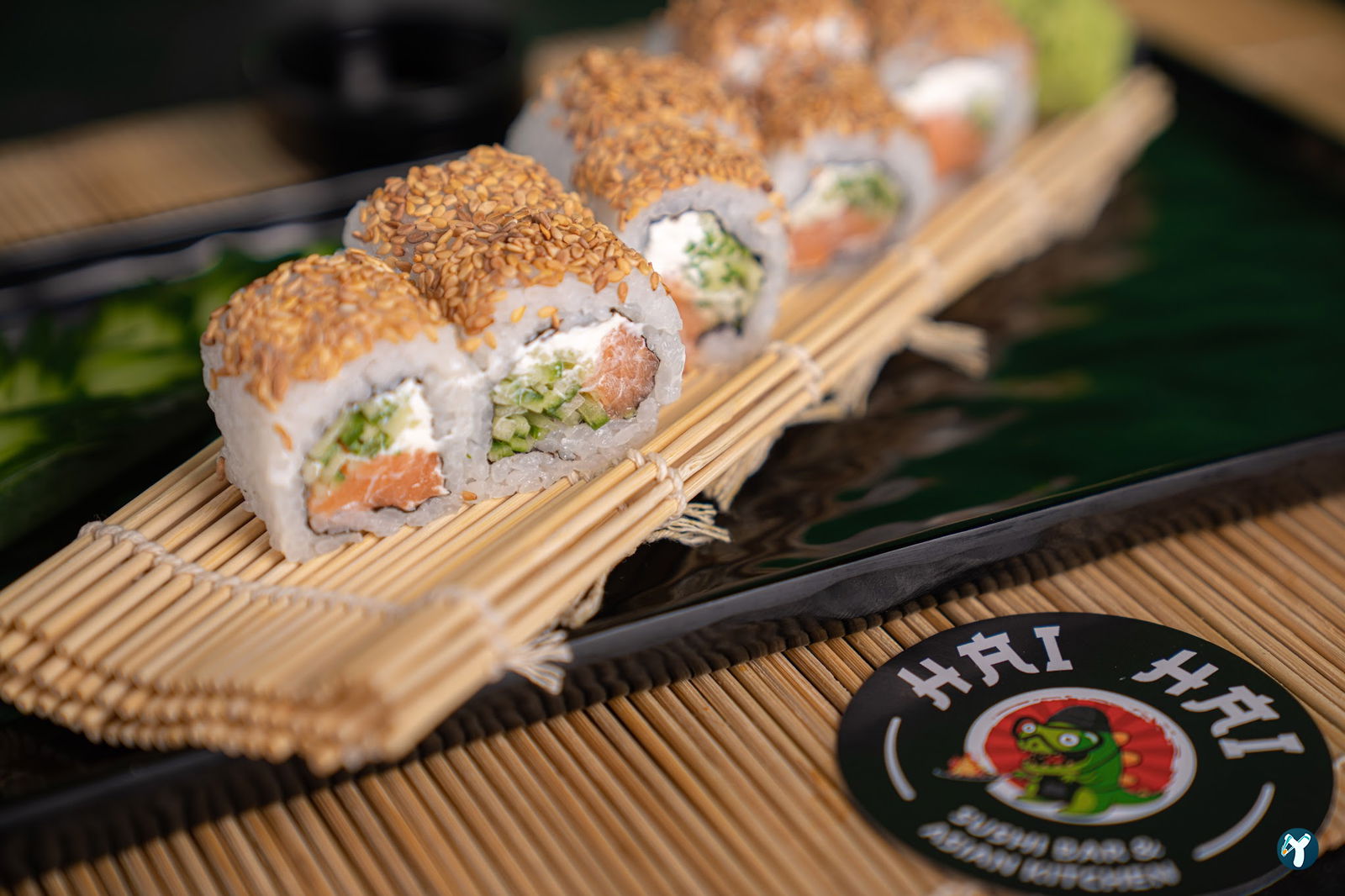 Hai Hai Sushi Bar & Asian Kitchen