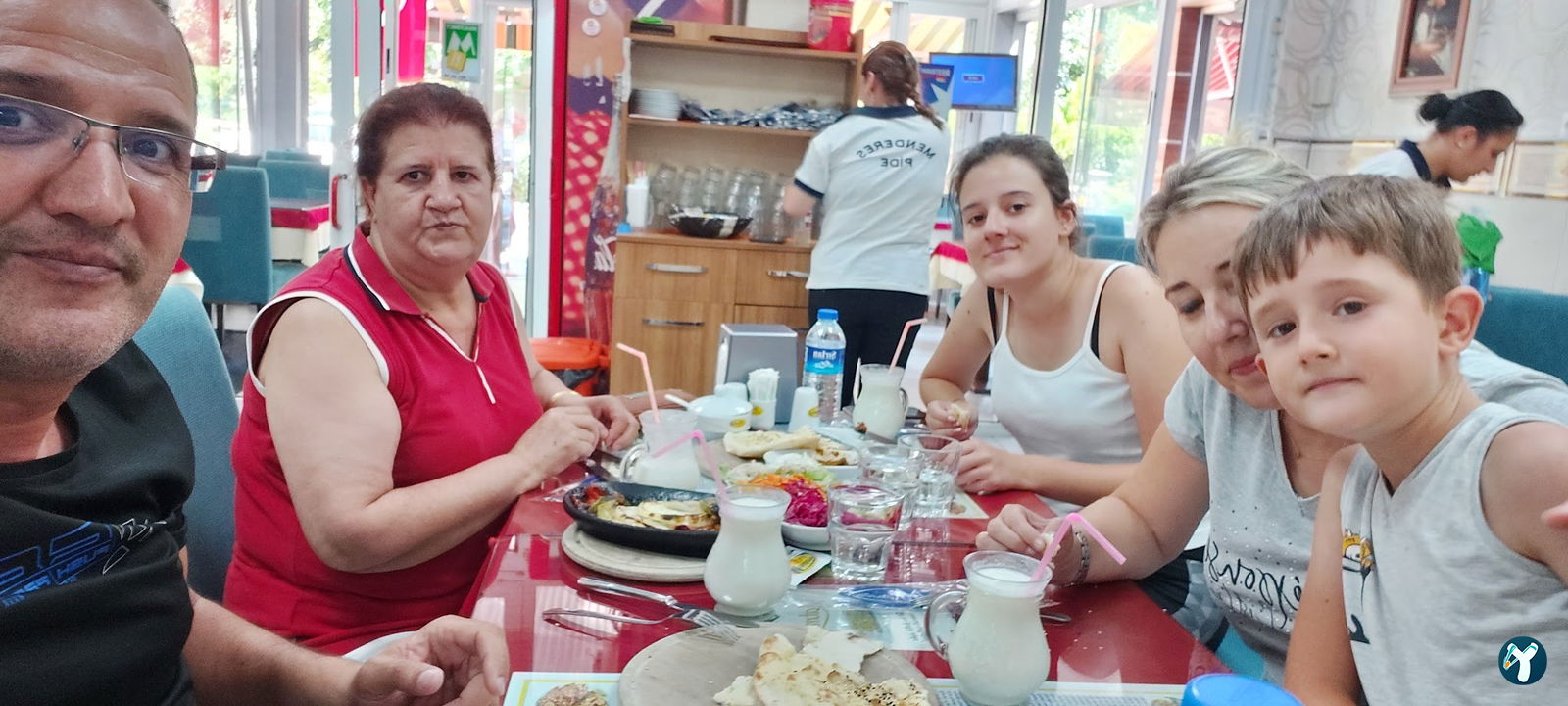 Menderes Pide Salonu