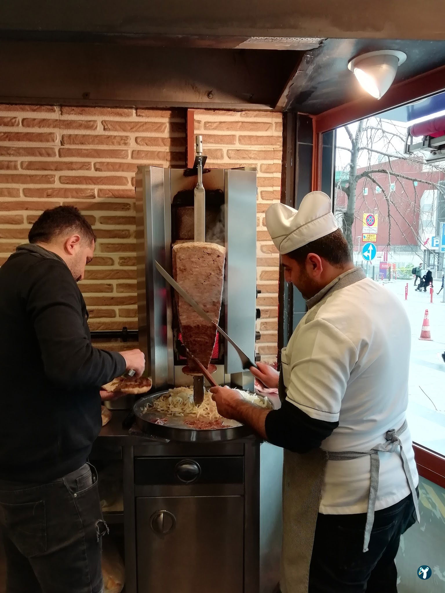Zeytinburnu Dönercisi Tam Döner ( Olivium)