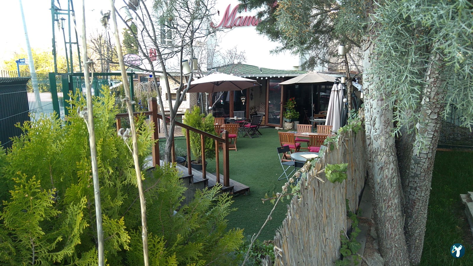 Mami Boutique& Restaurant
