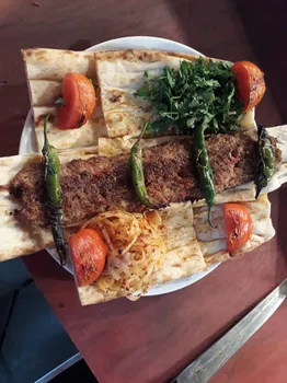 Kebapçi Eser resimleri Kebapçi Eser resimleri