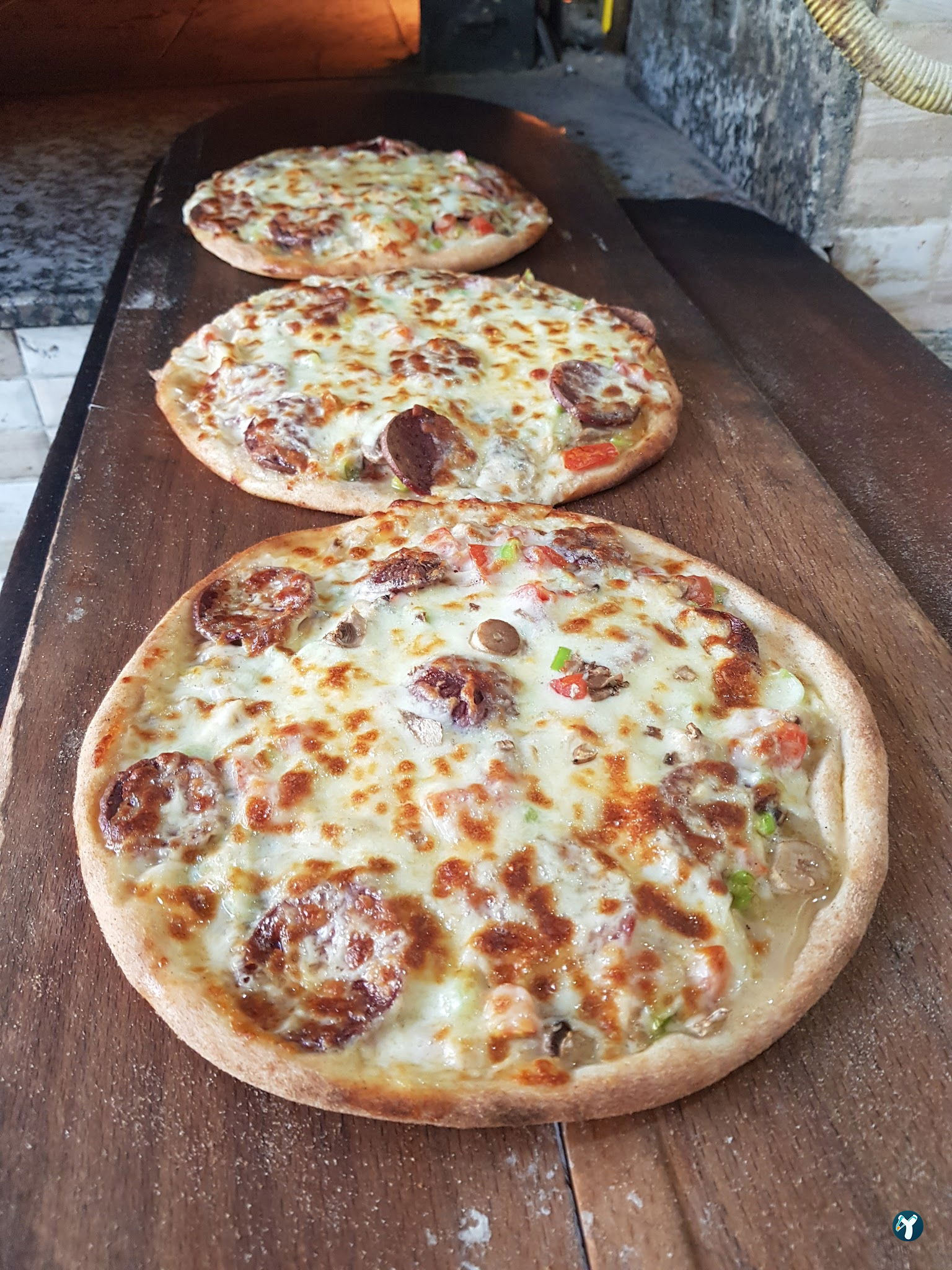 Hira Kebap Pide Lahmacun Ve Döner Salonu