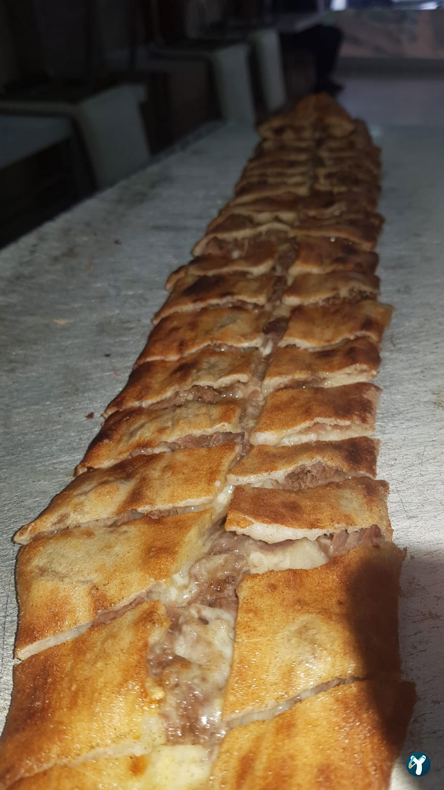 Hira Kebap Pide Lahmacun Ve Döner Salonu