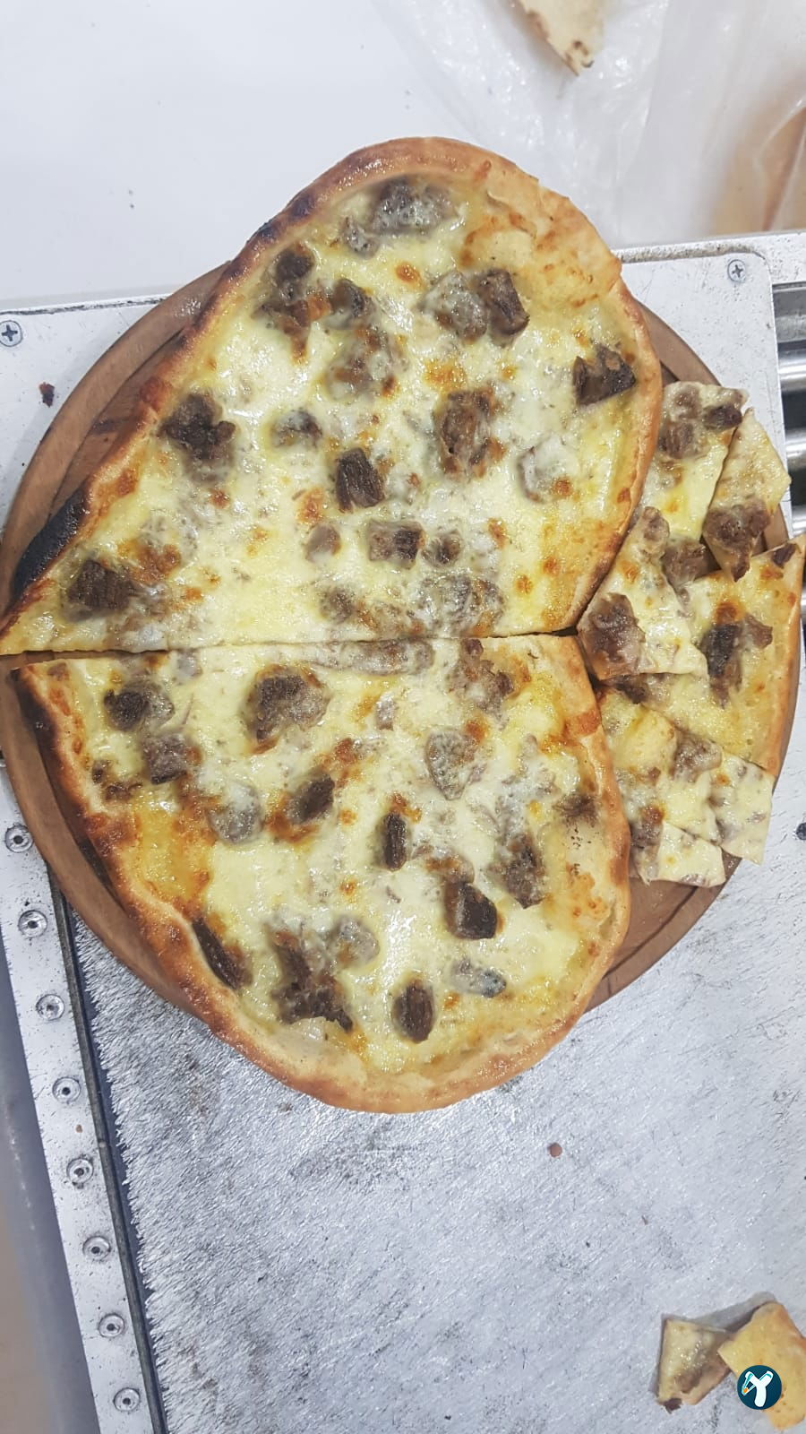 Hira Kebap Pide Lahmacun Ve Döner Salonu